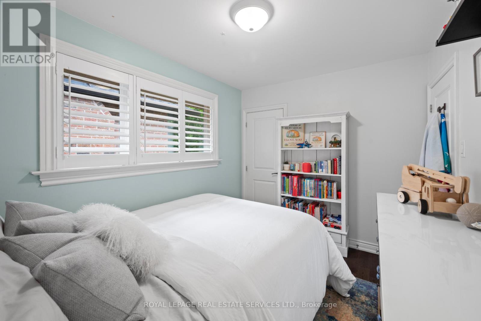 












106 WEST DEANE PARK DRIVE

,
Toronto,




Ontario
M9B2S5

