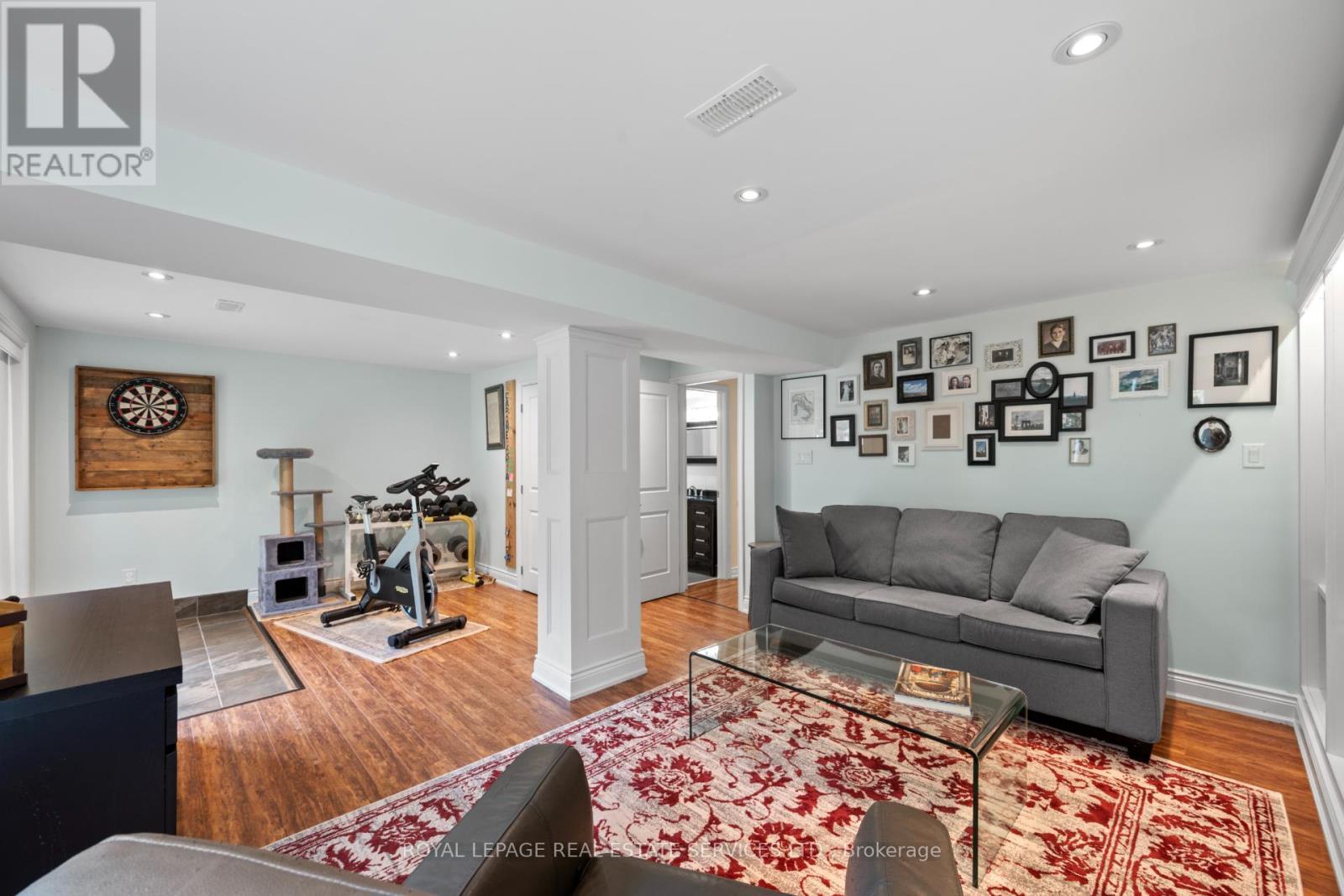 












106 WEST DEANE PARK DRIVE

,
Toronto,




Ontario
M9B2S5


