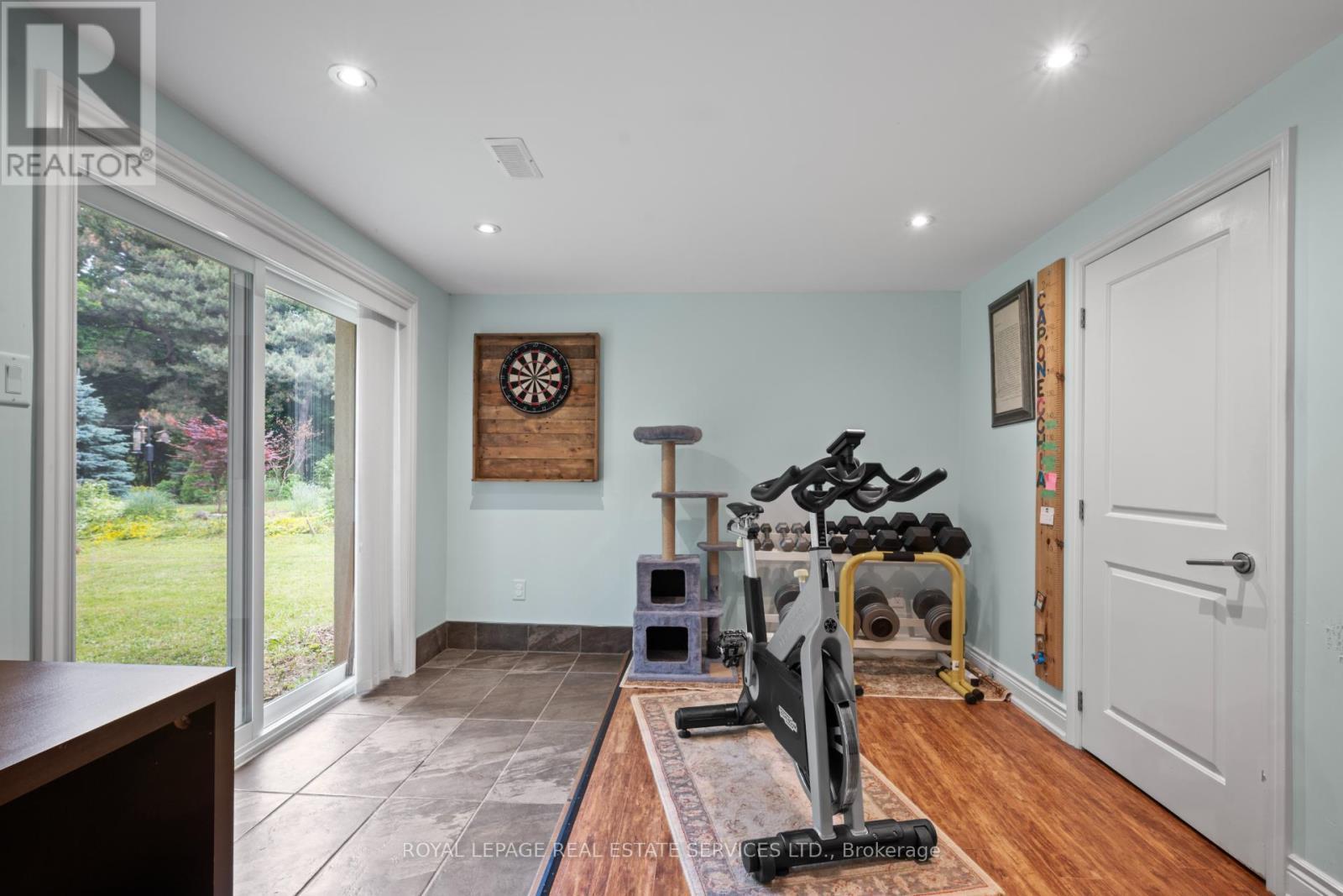 












106 WEST DEANE PARK DRIVE

,
Toronto,




Ontario
M9B2S5

