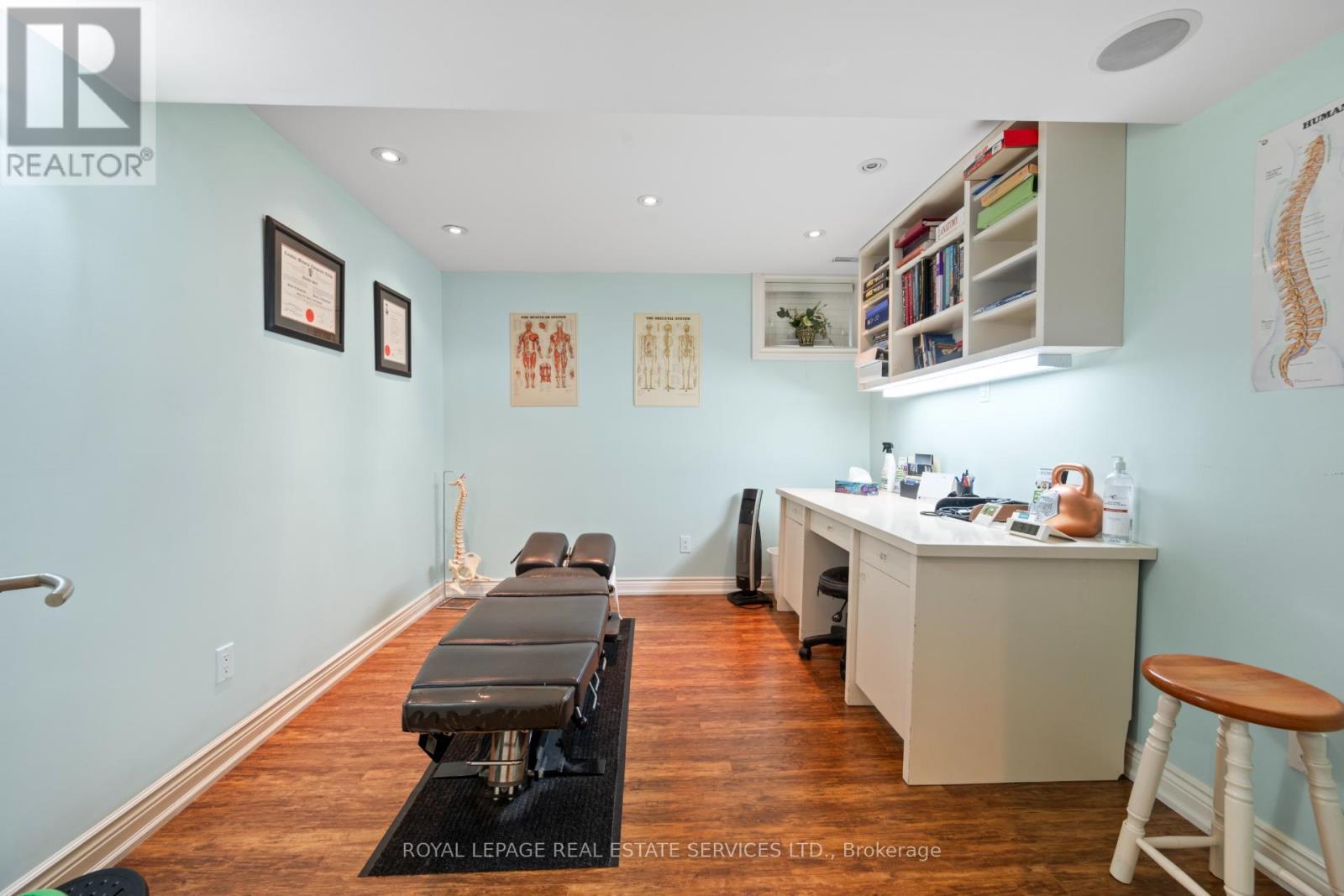 












106 WEST DEANE PARK DRIVE

,
Toronto,




Ontario
M9B2S5

