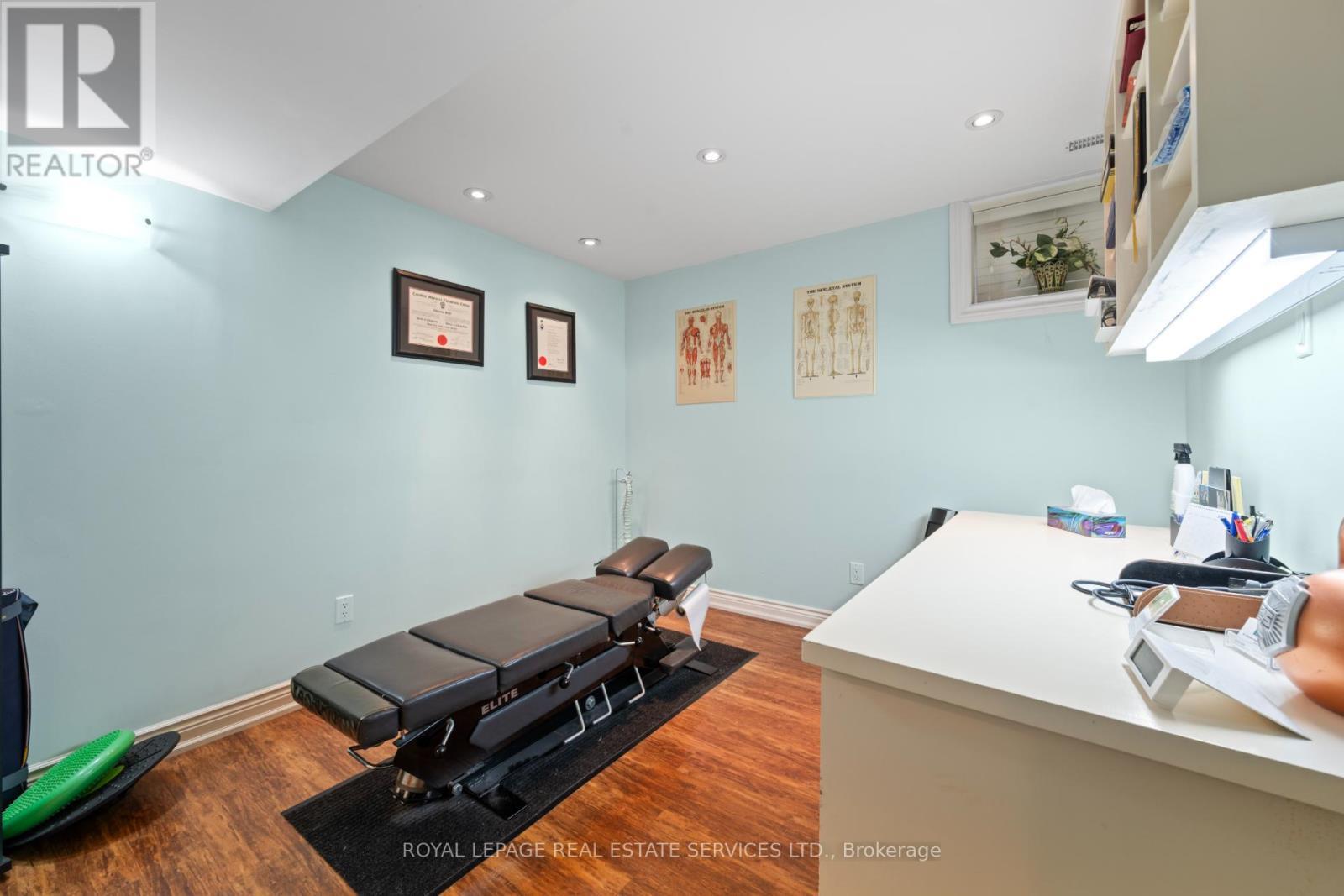 












106 WEST DEANE PARK DRIVE

,
Toronto,




Ontario
M9B2S5

