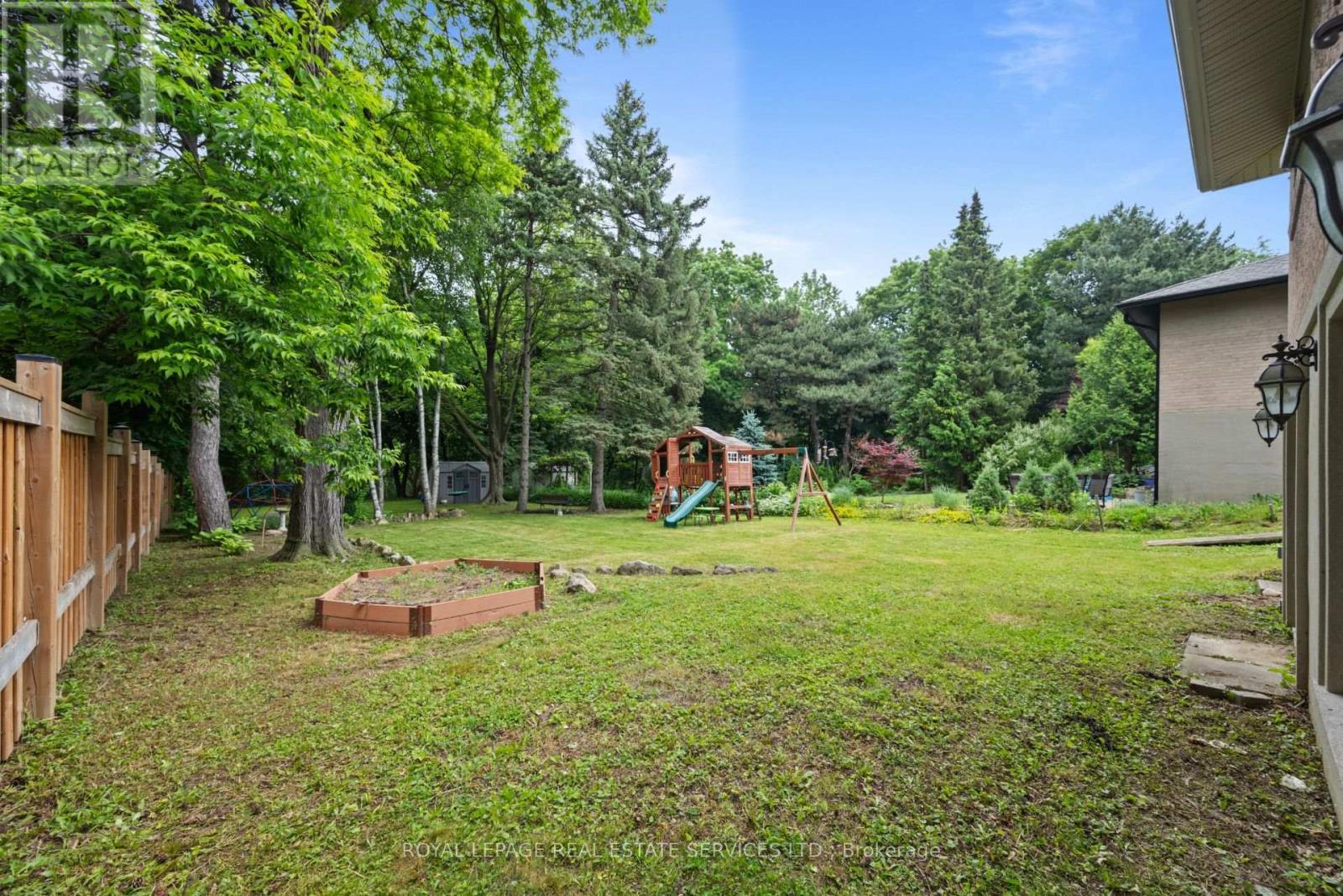 












106 WEST DEANE PARK DRIVE

,
Toronto,




Ontario
M9B2S5

