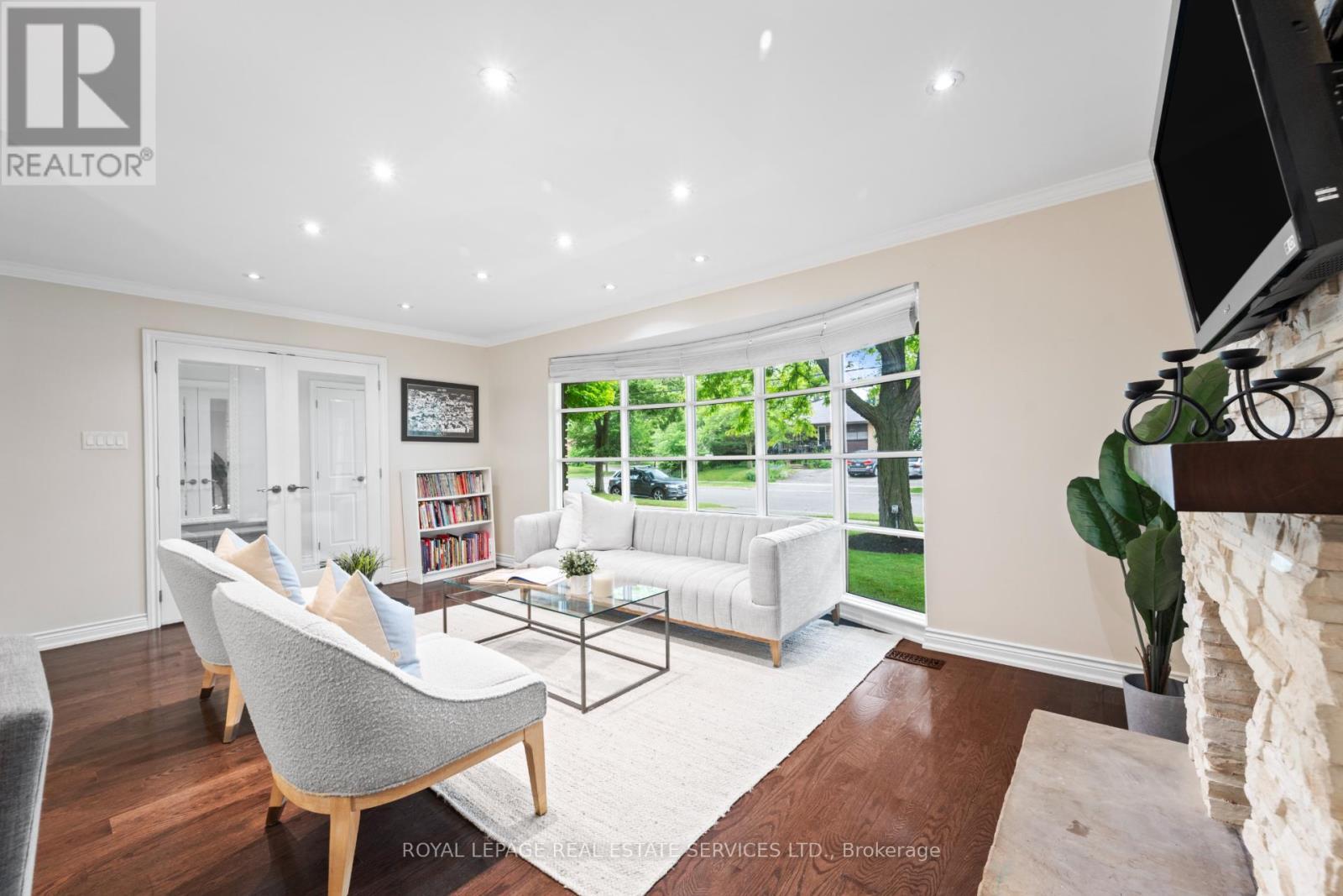 












106 WEST DEANE PARK DRIVE

,
Toronto,




Ontario
M9B2S5

