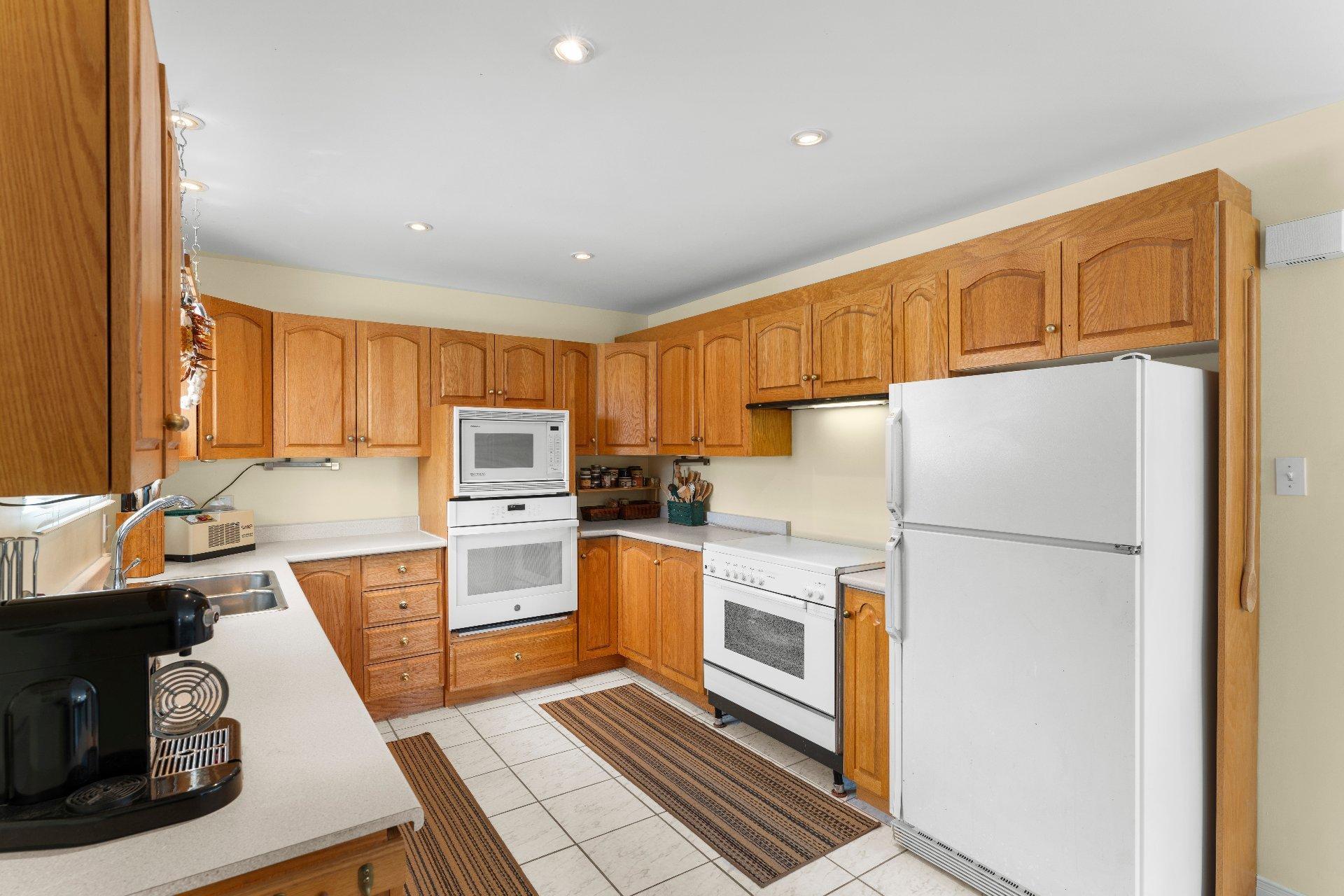









448


Crois. Lacasse

,
Saint-Étienne-de-Bolton,




QC
J0E2E0

