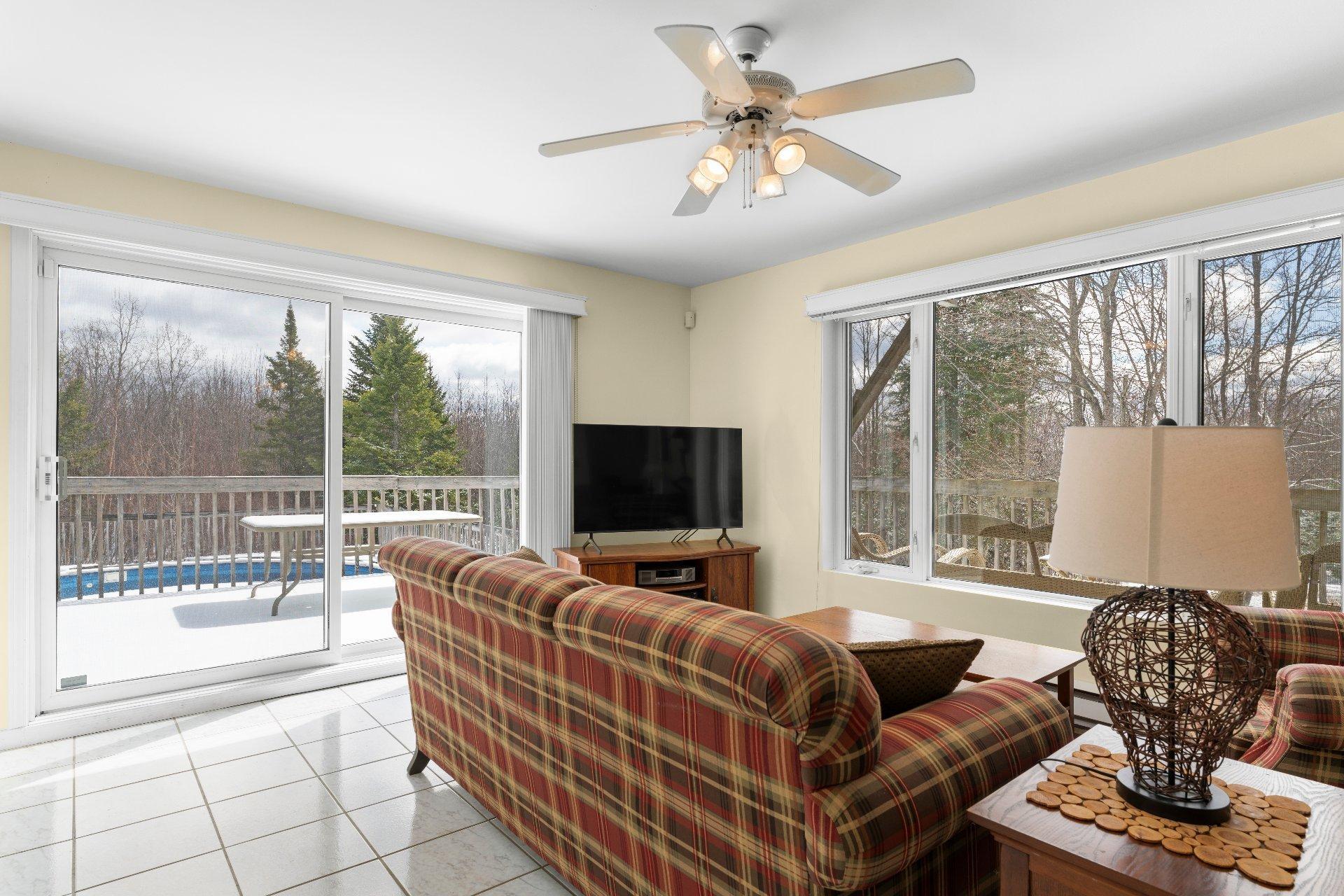 









448


Crois. Lacasse

,
Saint-Étienne-de-Bolton,




QC
J0E2E0

