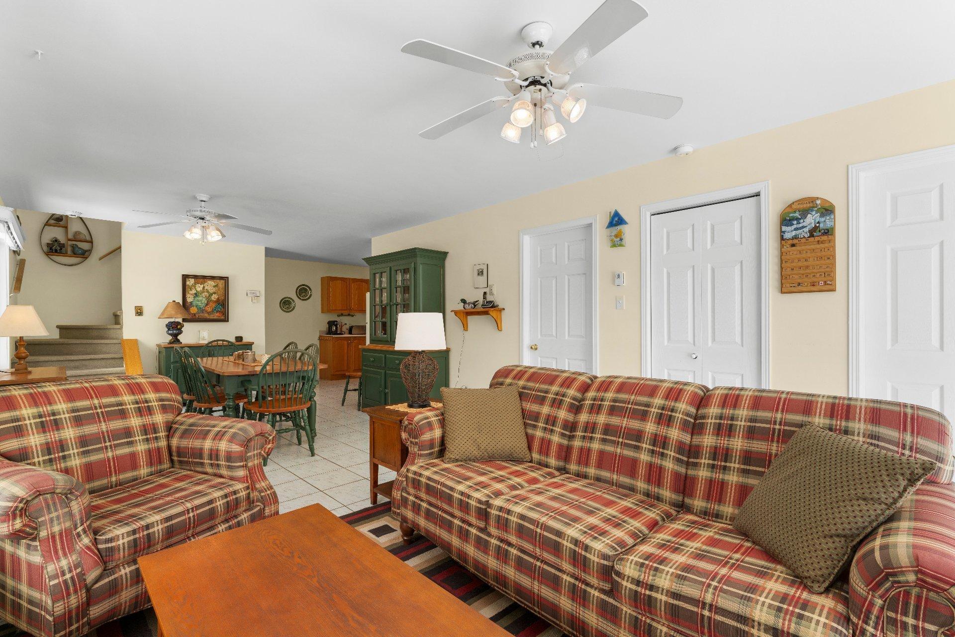 









448


Crois. Lacasse

,
Saint-Étienne-de-Bolton,




QC
J0E2E0

