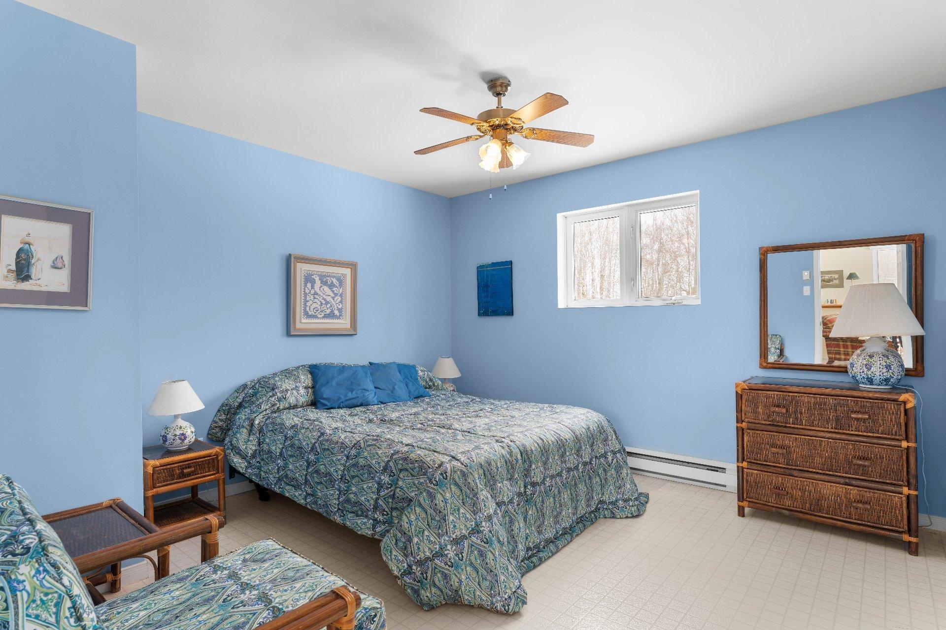 









448


Crois. Lacasse

,
Saint-Étienne-de-Bolton,




QC
J0E2E0

