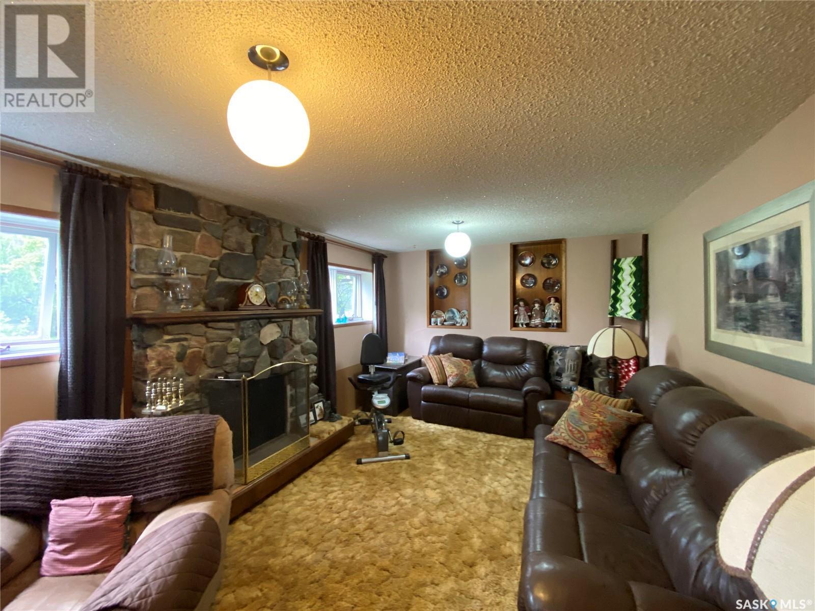 












620 4th STREET

,
Eston,




Saskatchewan
S0L1A0

