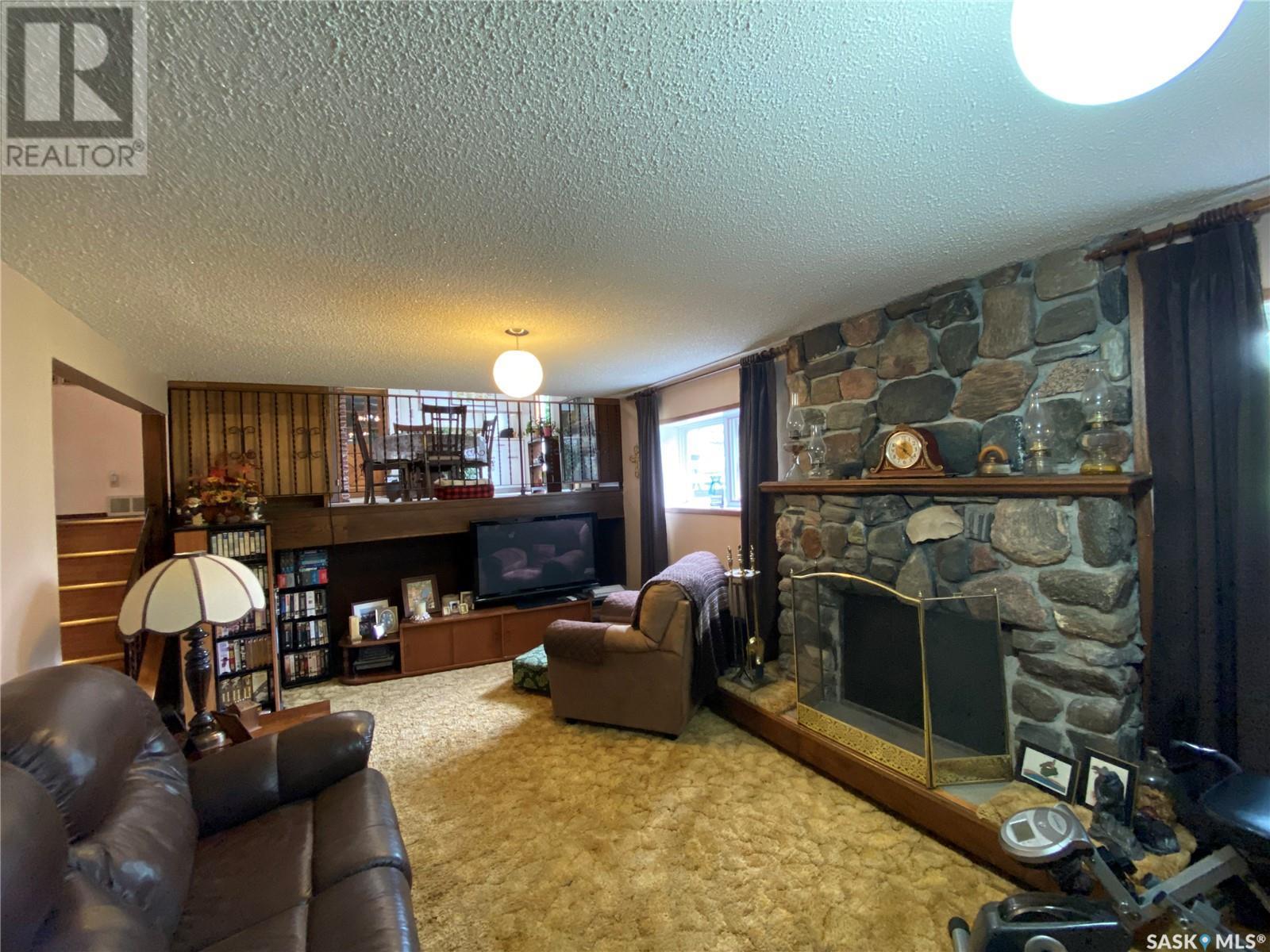 












620 4th STREET

,
Eston,




Saskatchewan
S0L1A0

