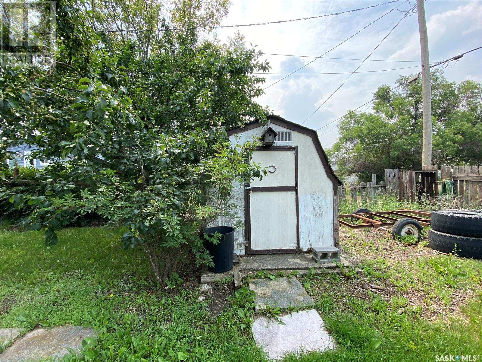 












620 4th STREET

,
Eston,




Saskatchewan
S0L1A0

