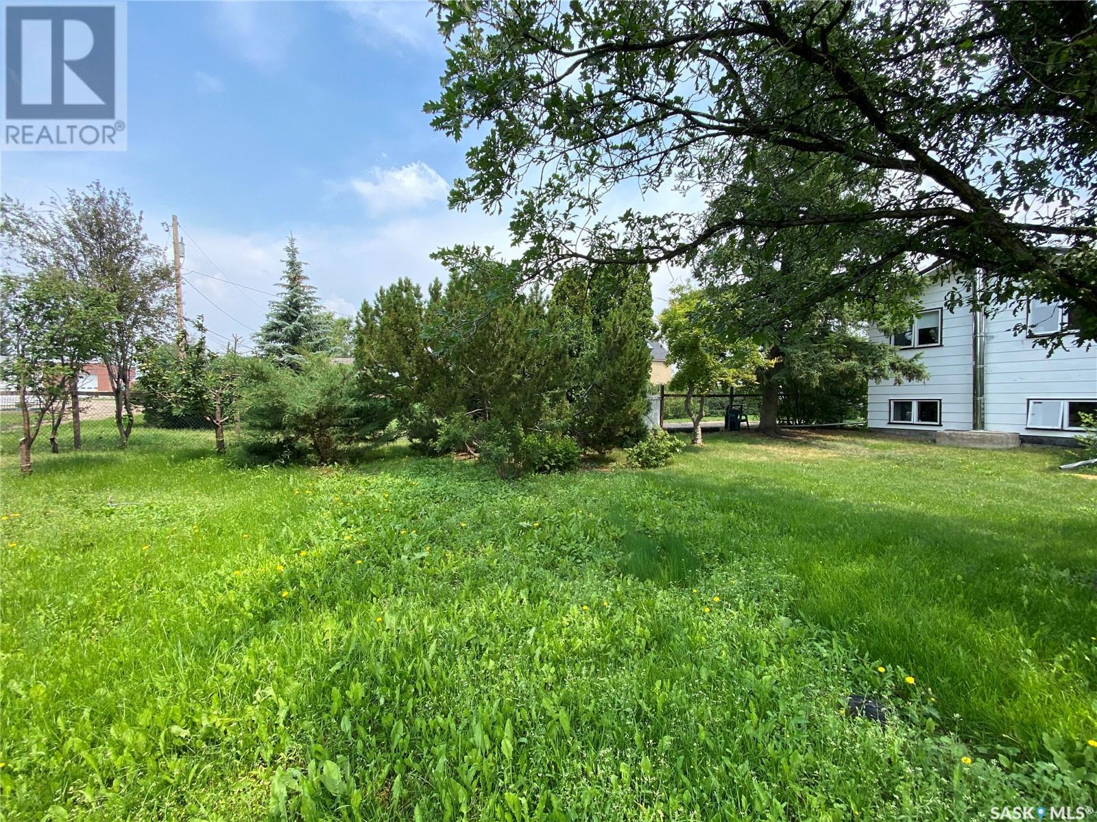 












620 4th STREET

,
Eston,




Saskatchewan
S0L1A0

