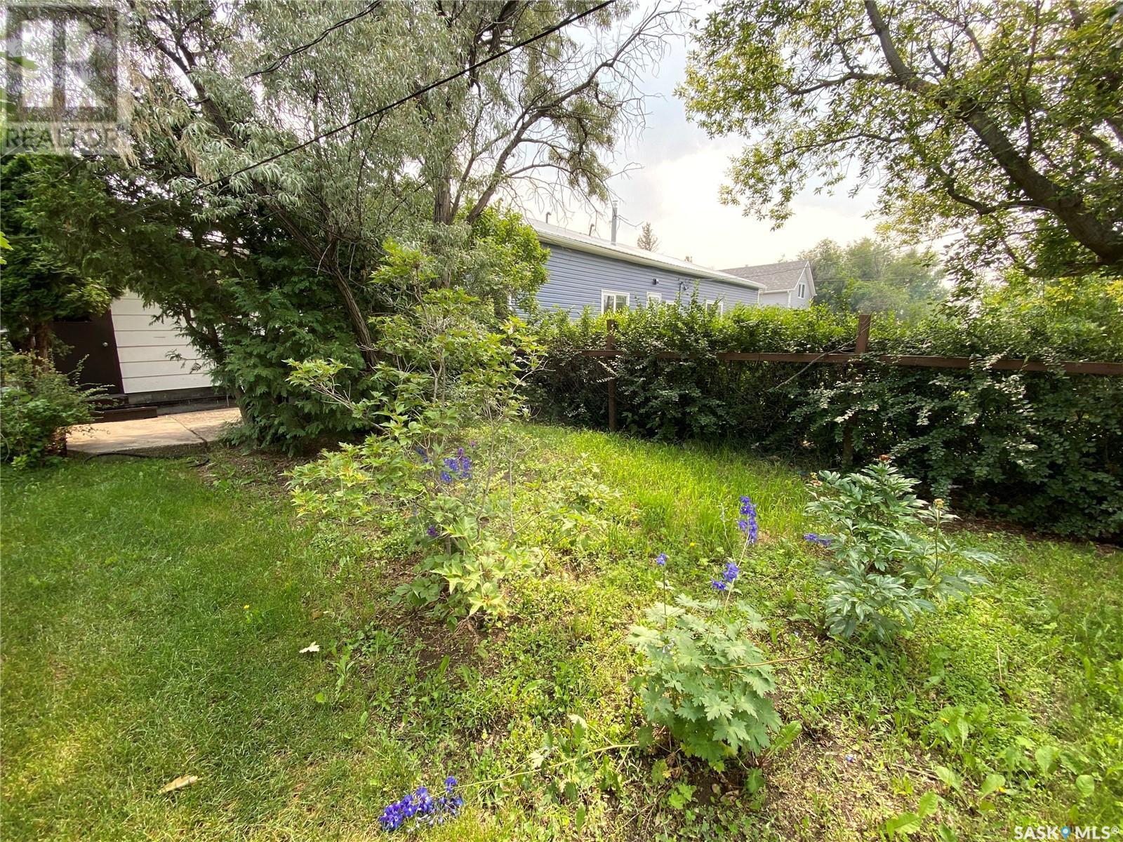 












620 4th STREET

,
Eston,




Saskatchewan
S0L1A0

