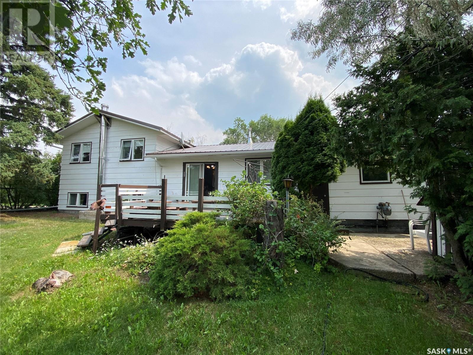 












620 4th STREET

,
Eston,




Saskatchewan
S0L1A0

