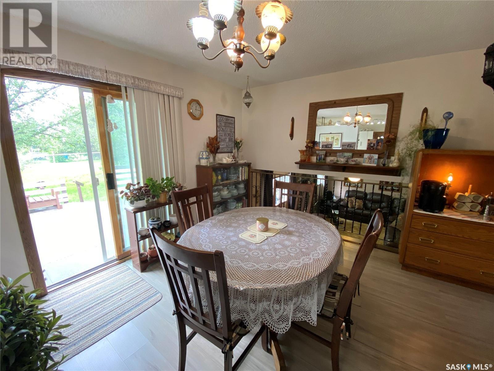 












620 4th STREET

,
Eston,




Saskatchewan
S0L1A0

