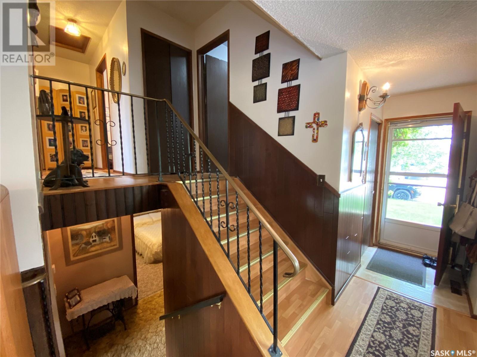 












620 4th STREET

,
Eston,




Saskatchewan
S0L1A0

