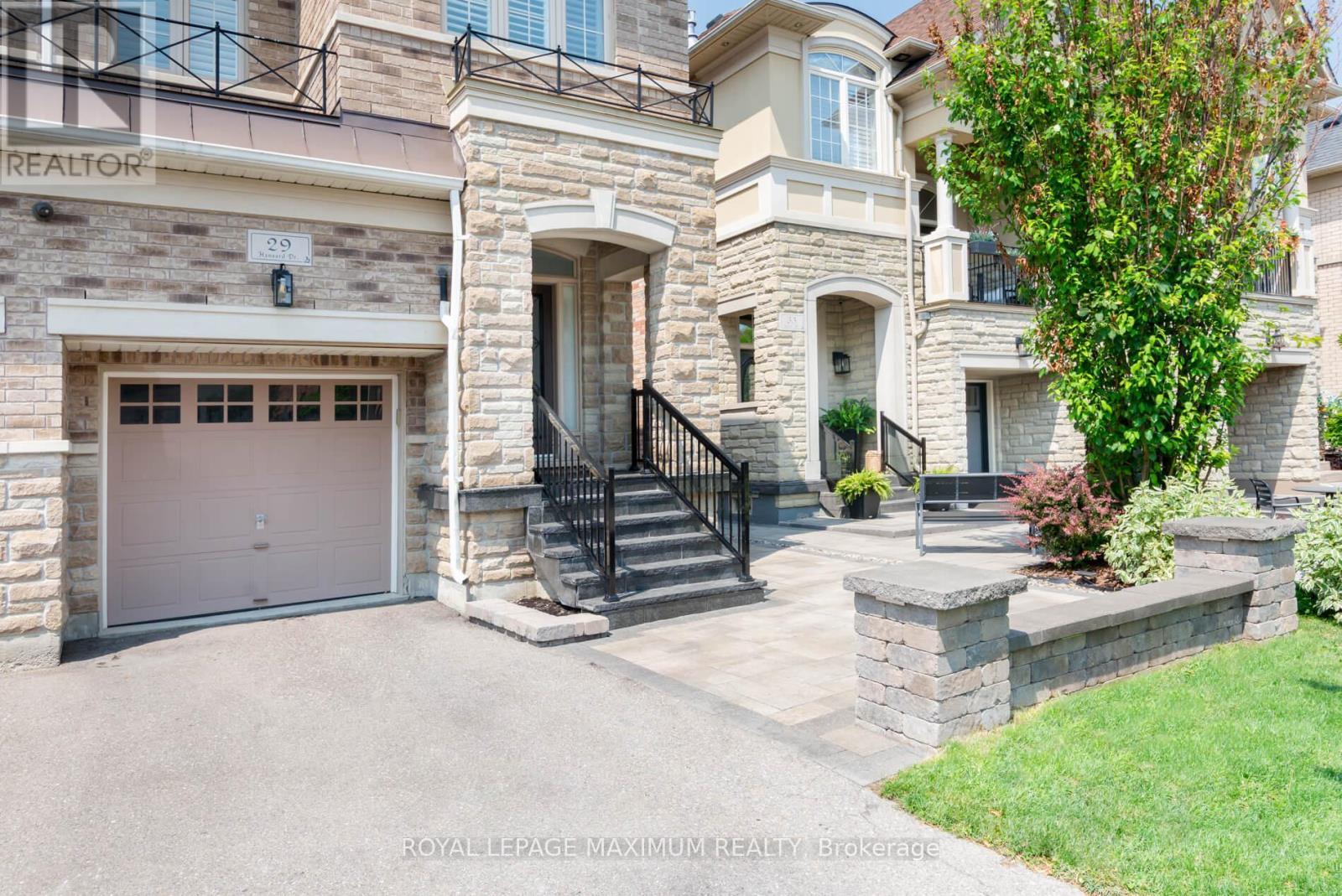 












29 HANSARD DRIVE

,
Vaughan,




Ontario
L4H0W4

