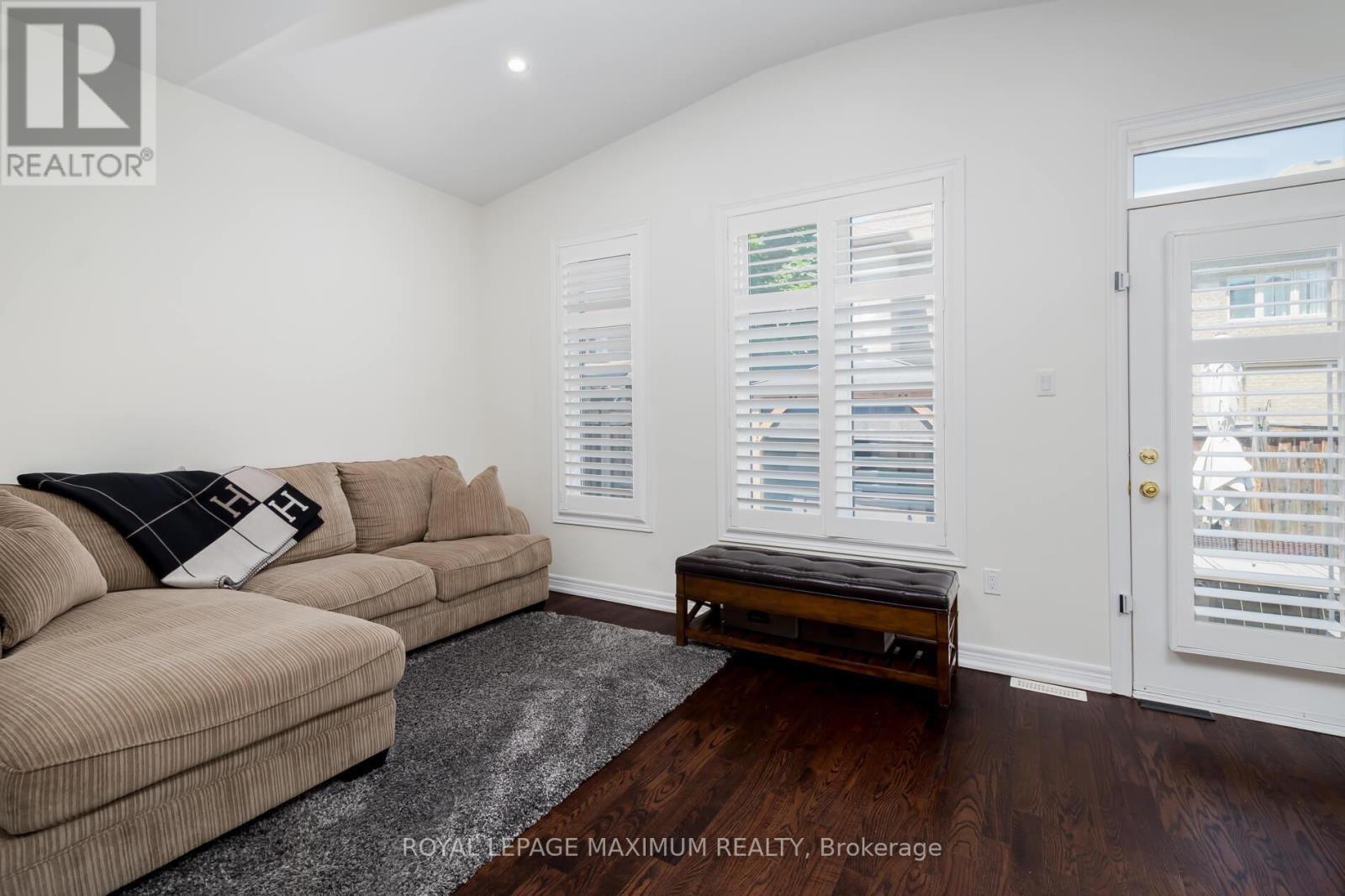 












29 HANSARD DRIVE

,
Vaughan,




Ontario
L4H0W4

