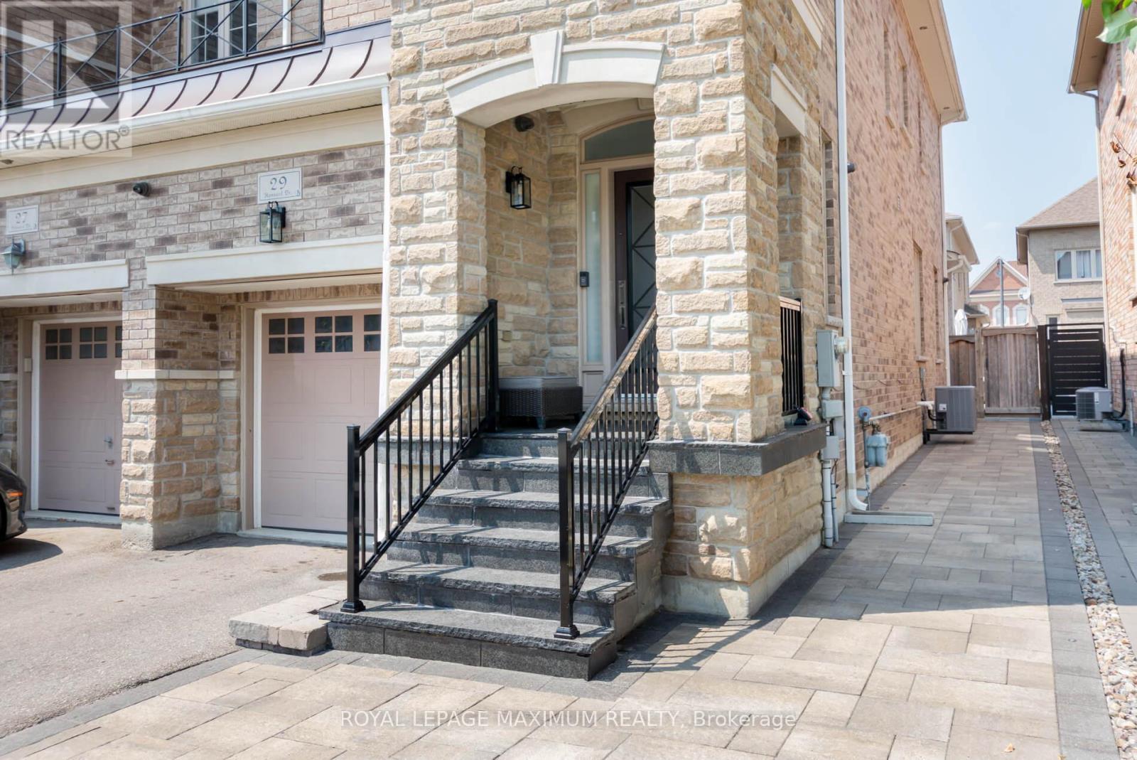 












29 HANSARD DRIVE

,
Vaughan,




Ontario
L4H0W4

