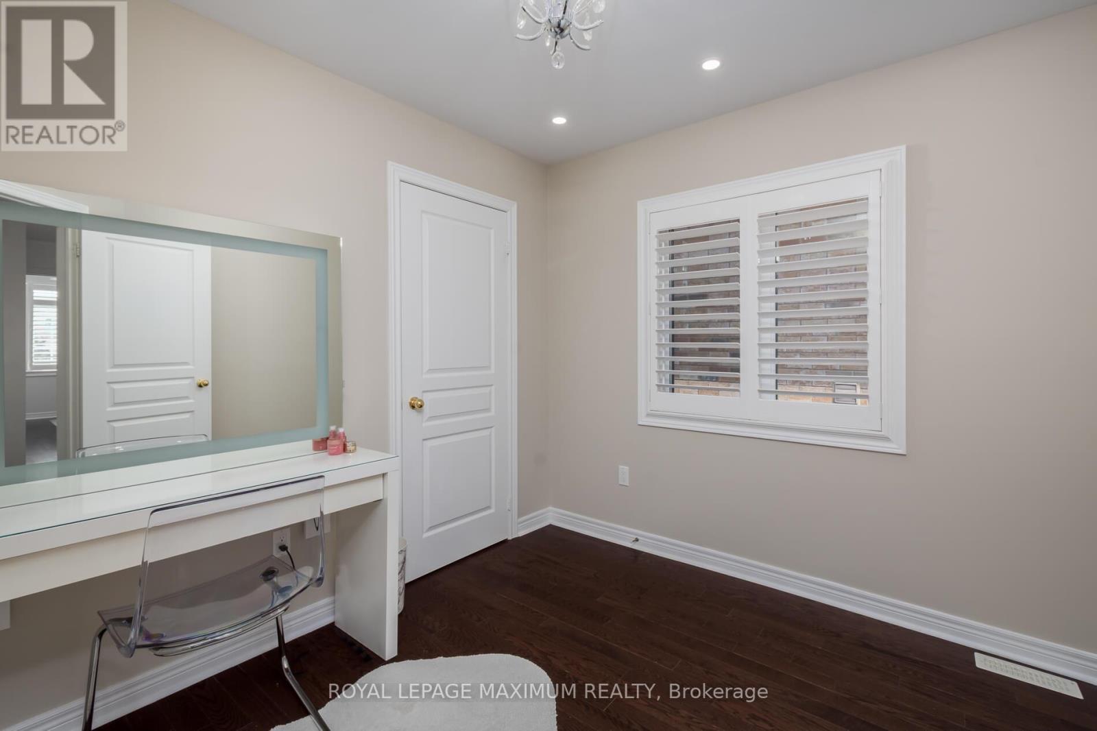 












29 HANSARD DRIVE

,
Vaughan,




Ontario
L4H0W4

