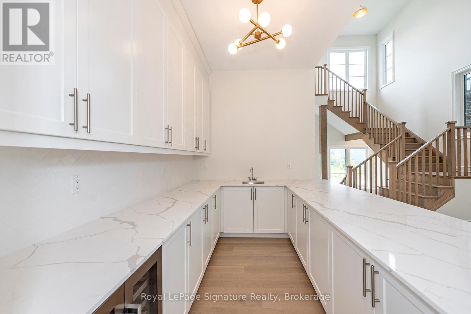 












116 DOROTHY DRIVE

,
Blue Mountains,




Ontario
N0H1J0

