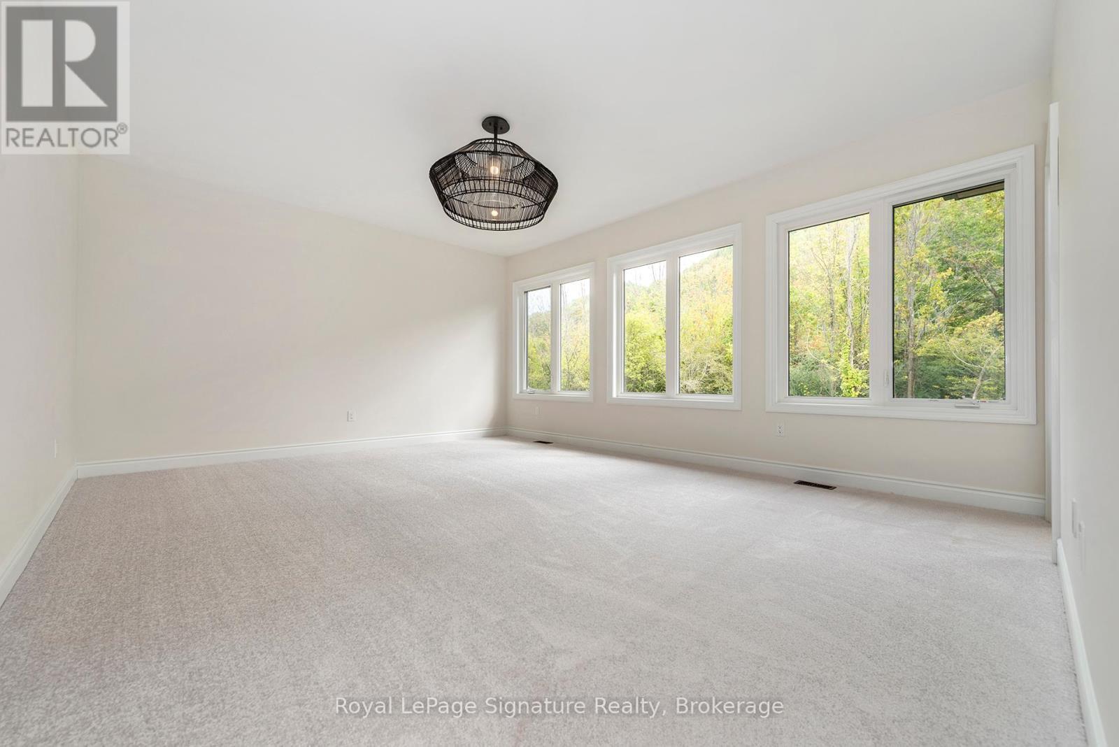 












116 DOROTHY DRIVE

,
Blue Mountains,




Ontario
N0H1J0

