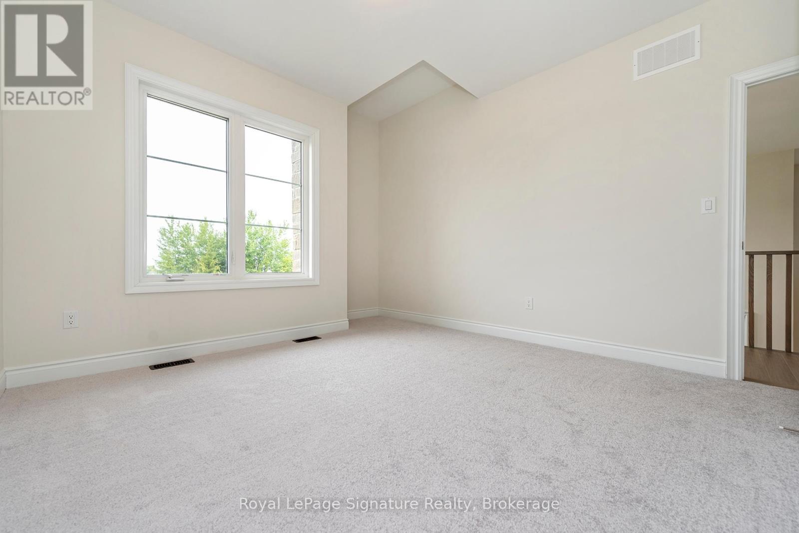 












116 DOROTHY DRIVE

,
Blue Mountains,




Ontario
N0H1J0

