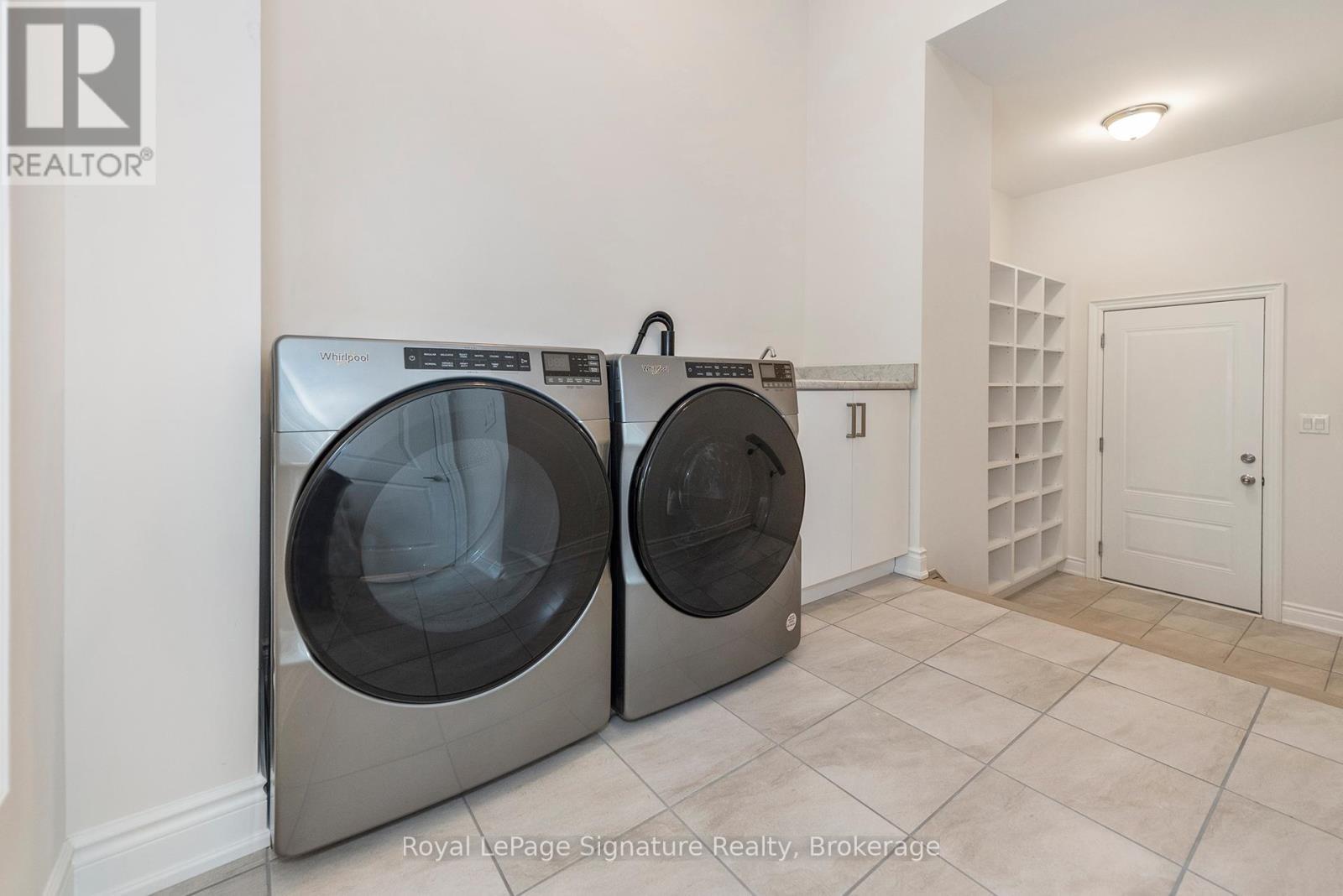 












116 DOROTHY DRIVE

,
Blue Mountains,




Ontario
N0H1J0

