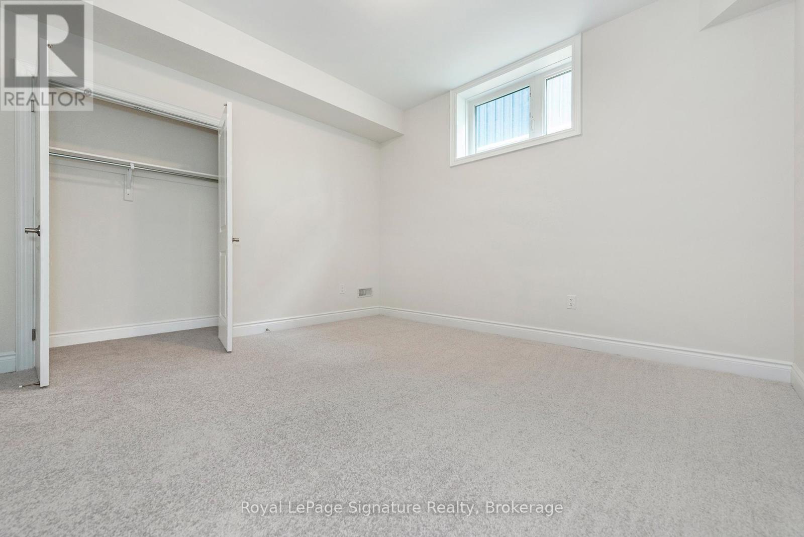 












116 DOROTHY DRIVE

,
Blue Mountains,




Ontario
N0H1J0

