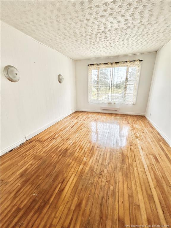 









7658


St-Paul

,
Bas-Caraquet,




NB
E1W 6C9

