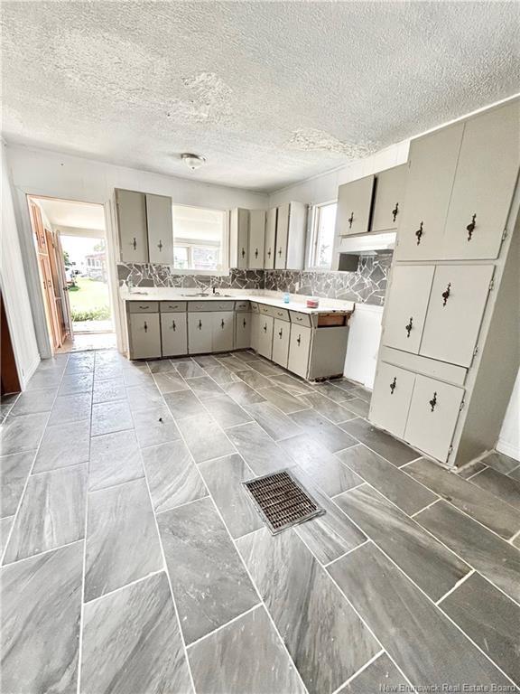 









7658


St-Paul

,
Bas-Caraquet,




NB
E1W 6C9

