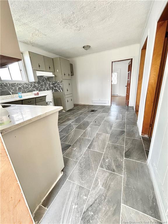 









7658


St-Paul

,
Bas-Caraquet,




NB
E1W 6C9

