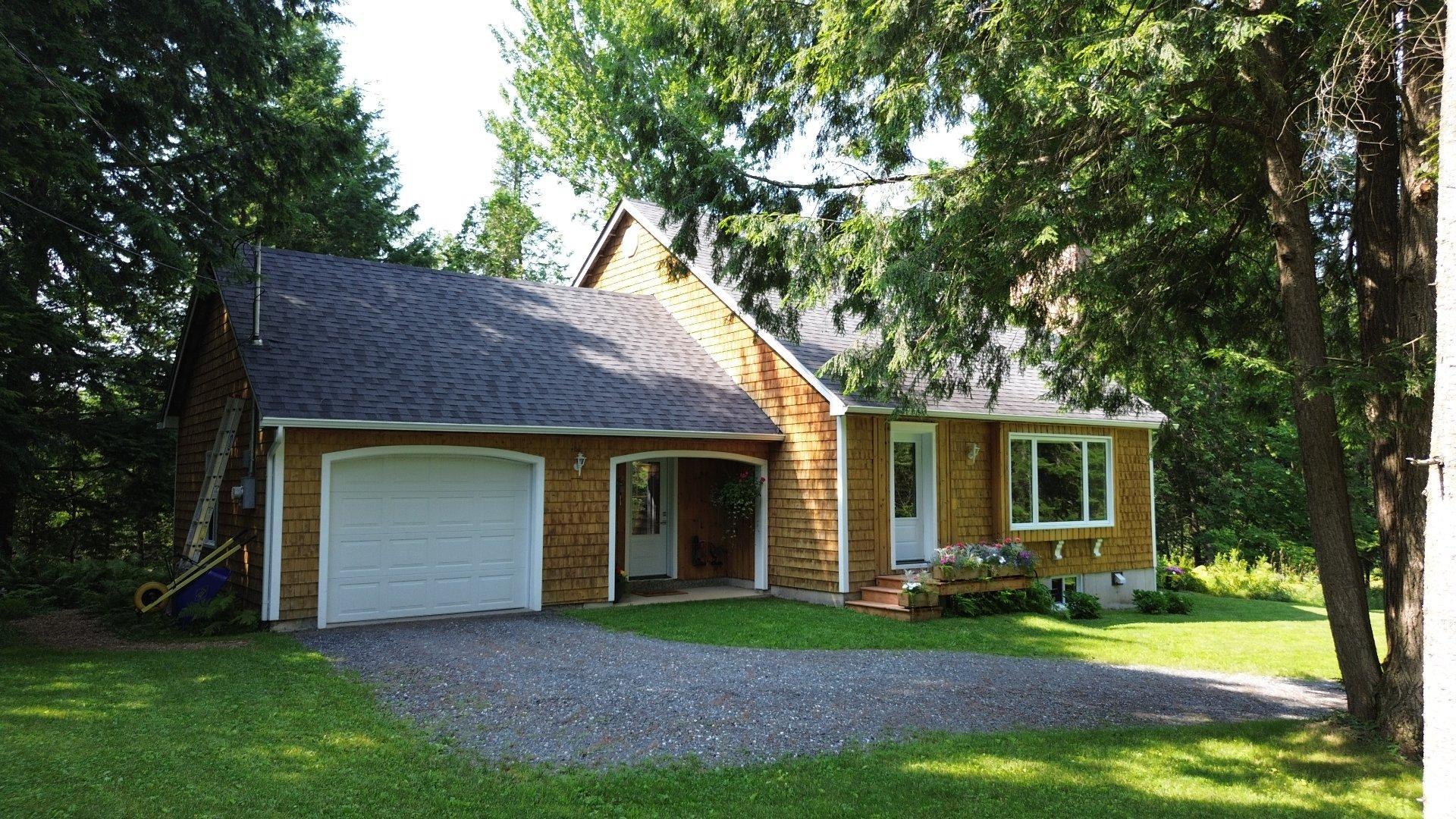 









4


Ch. McTavish

,
Stanstead - Canton,




QC
J0B1T0

