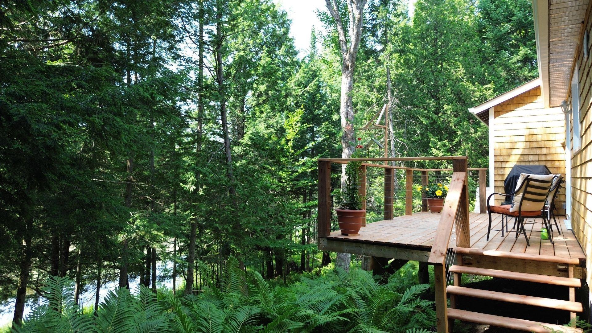 









4


Ch. McTavish

,
Stanstead - Canton,




QC
J0B1T0

