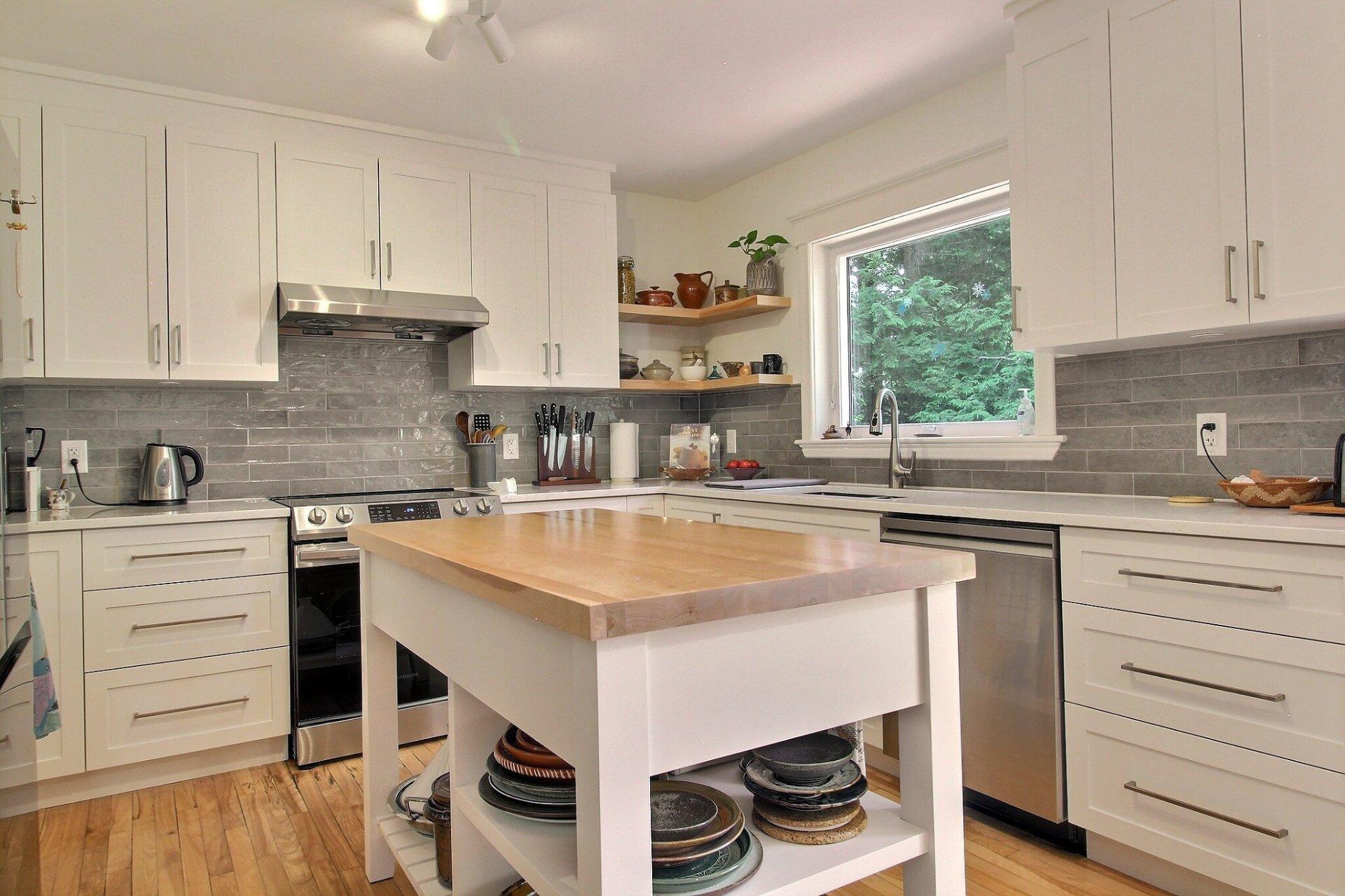 









4


Ch. McTavish

,
Stanstead - Canton,




QC
J0B1T0

