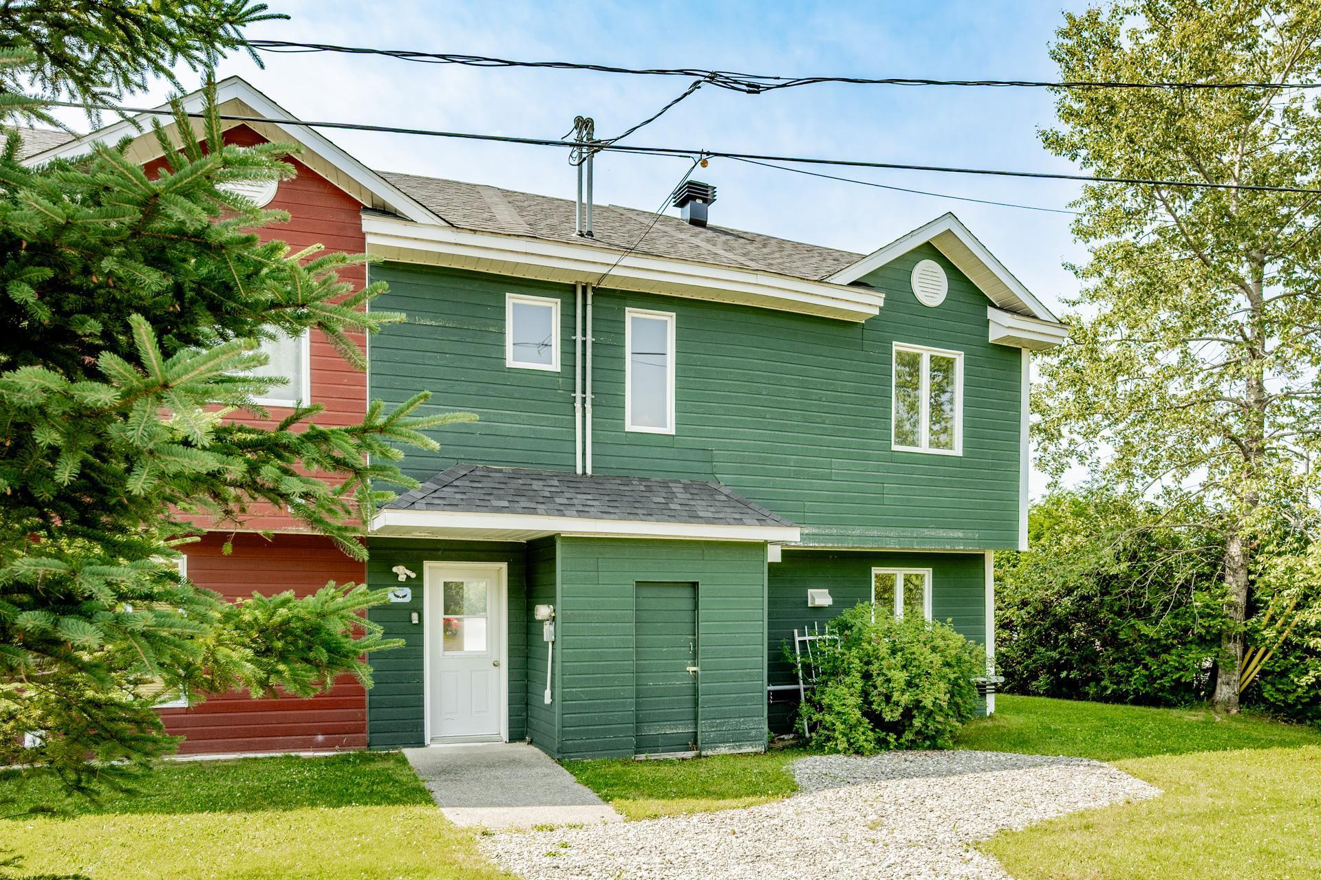 









973


Ch. du Domaine-du-Pinacle

, A,
Coaticook,




QC
J1A2S4

