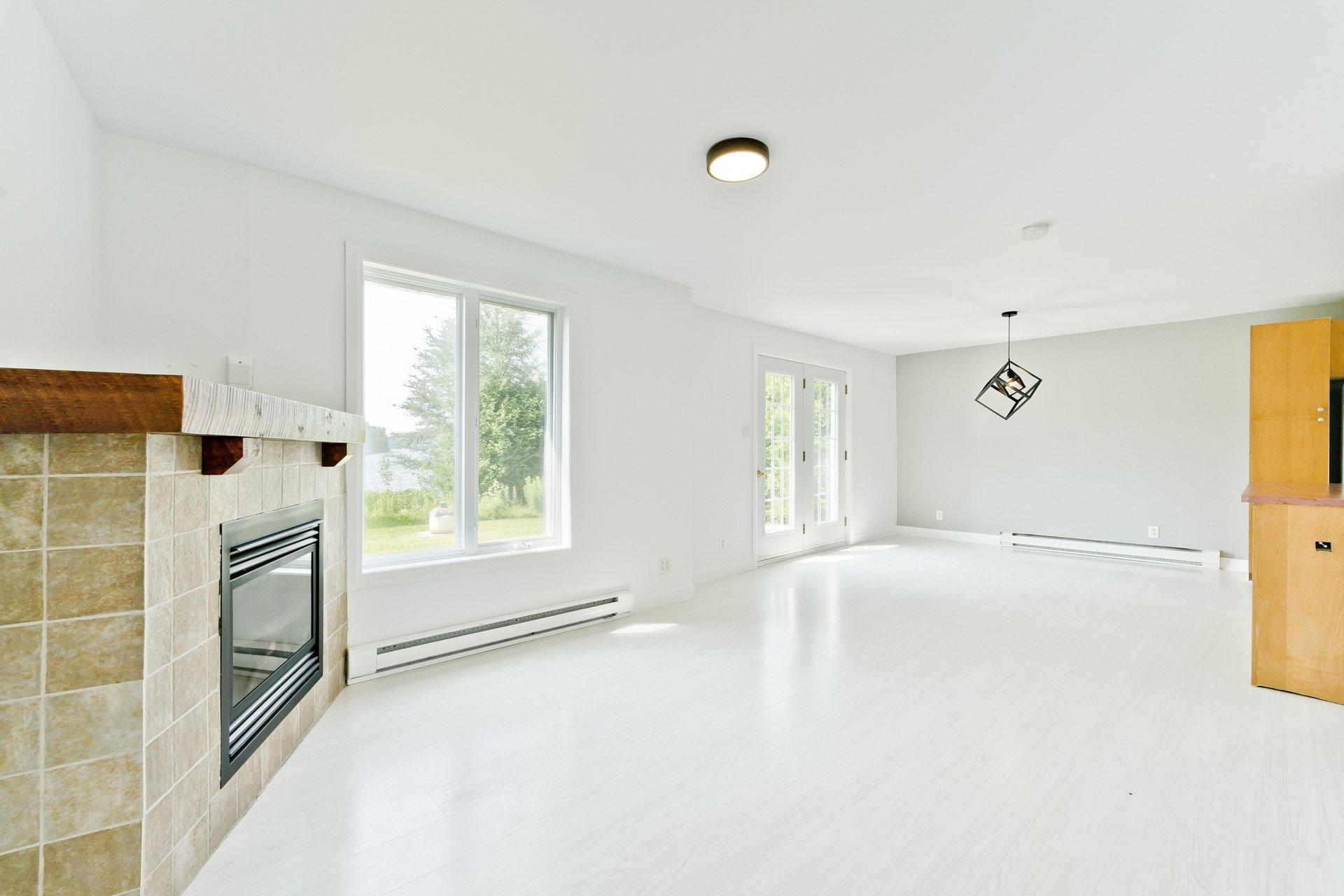 









973


Ch. du Domaine-du-Pinacle

, A,
Coaticook,




QC
J1A2S4

