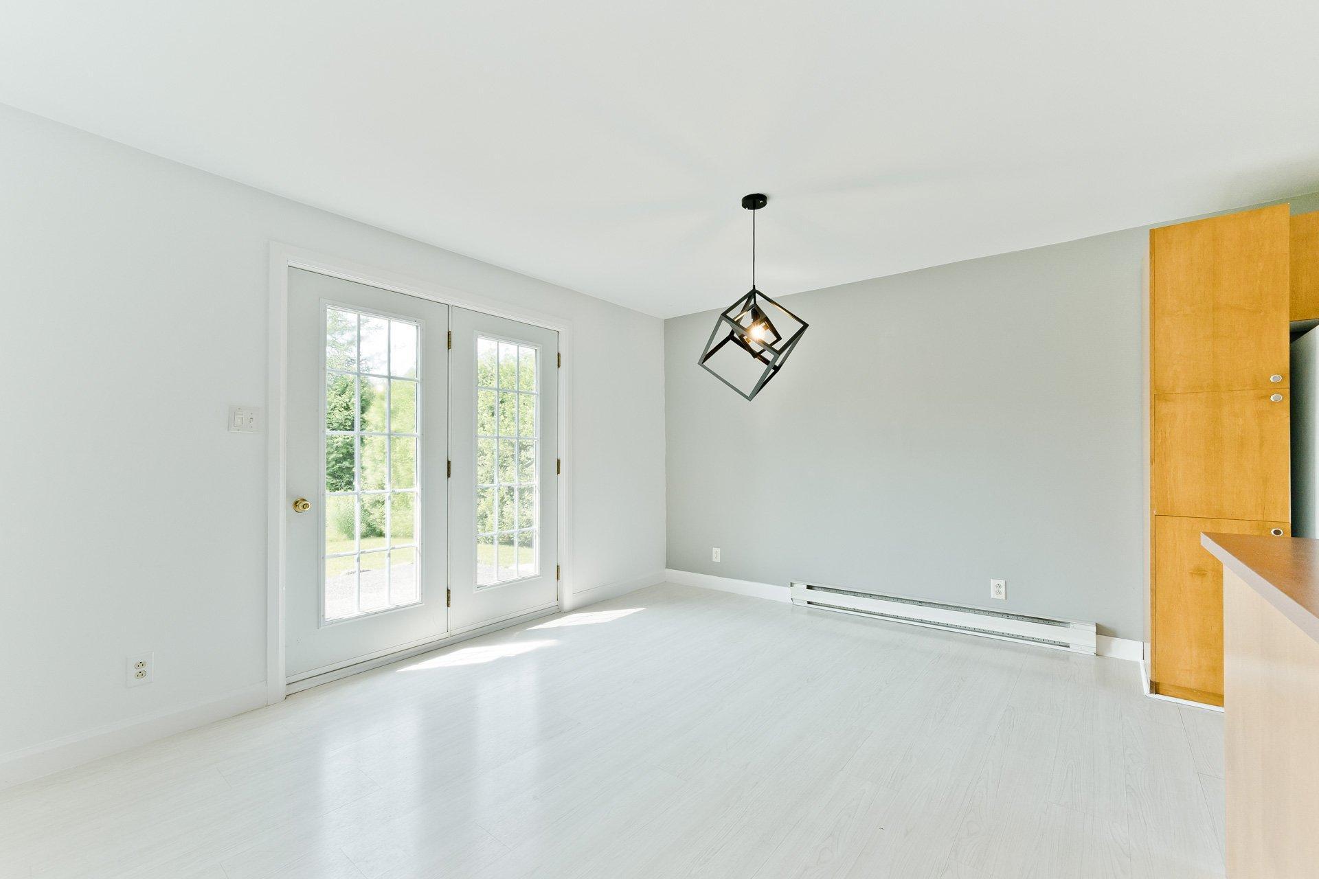 









973


Ch. du Domaine-du-Pinacle

, A,
Coaticook,




QC
J1A2S4


