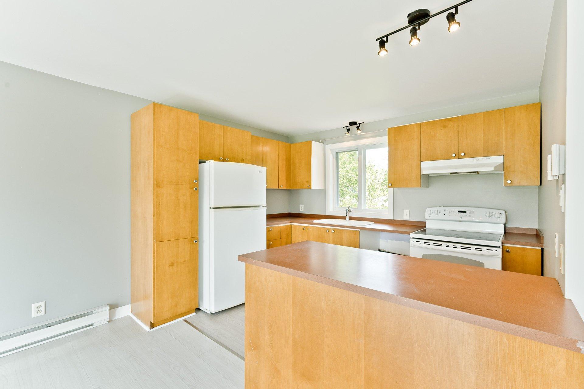 









973


Ch. du Domaine-du-Pinacle

, A,
Coaticook,




QC
J1A2S4

