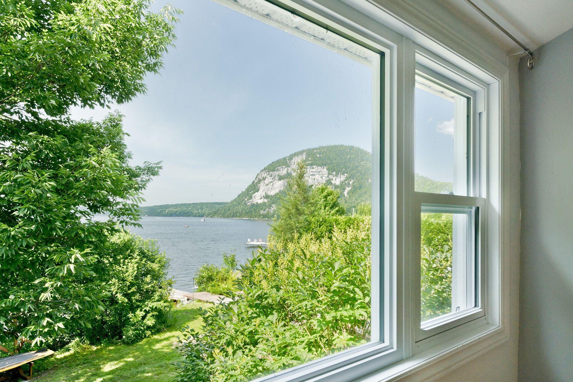 









971


Ch. du Domaine-du-Pinacle

, B,
Coaticook,




QC
J1A2S4

