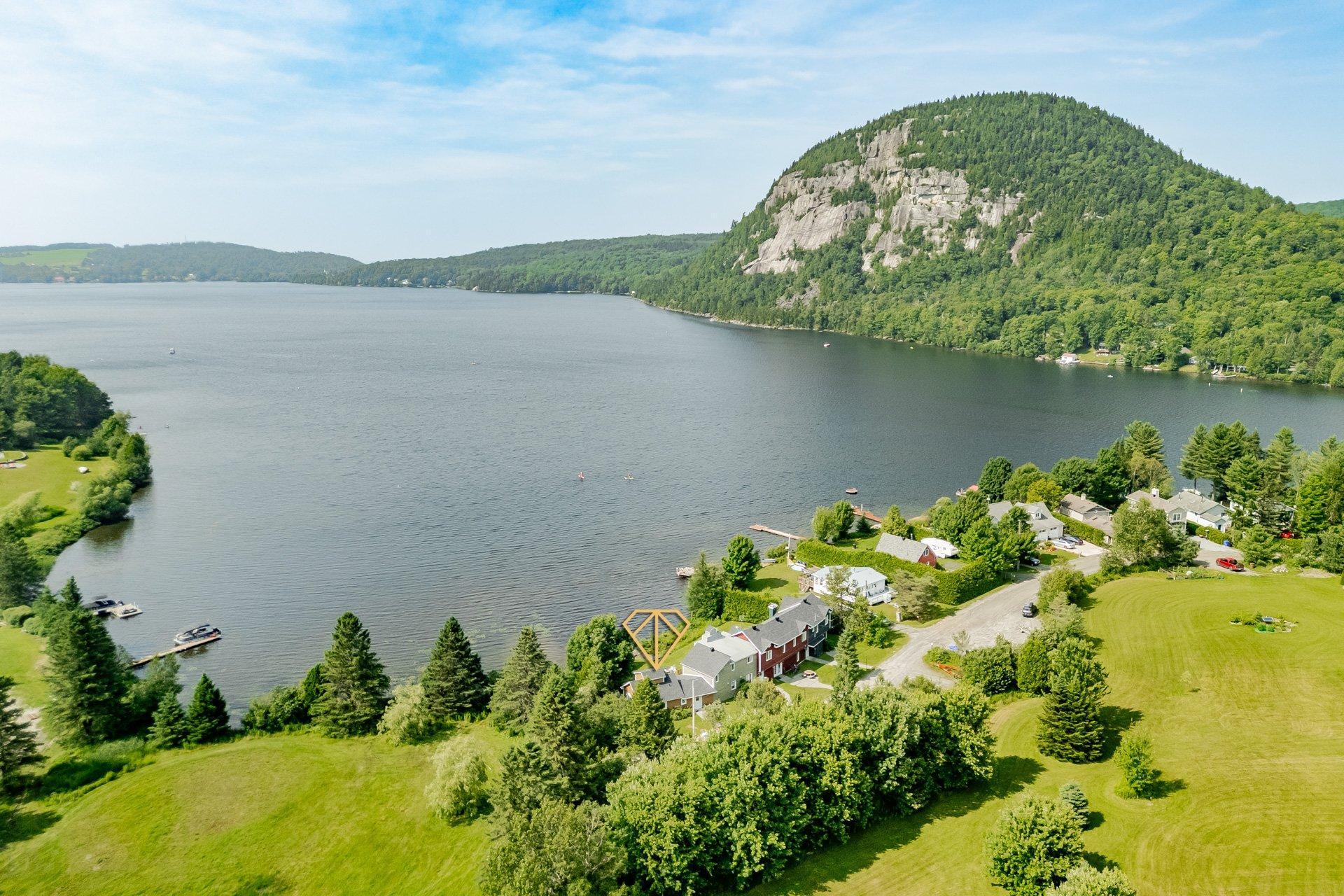 









971


Ch. du Domaine-du-Pinacle

, B,
Coaticook,




QC
J1A2S4

