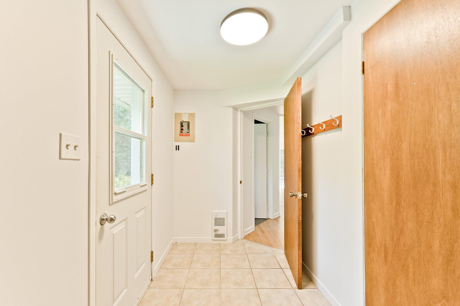









971


Ch. du Domaine-du-Pinacle

, B,
Coaticook,




QC
J1A2S4

