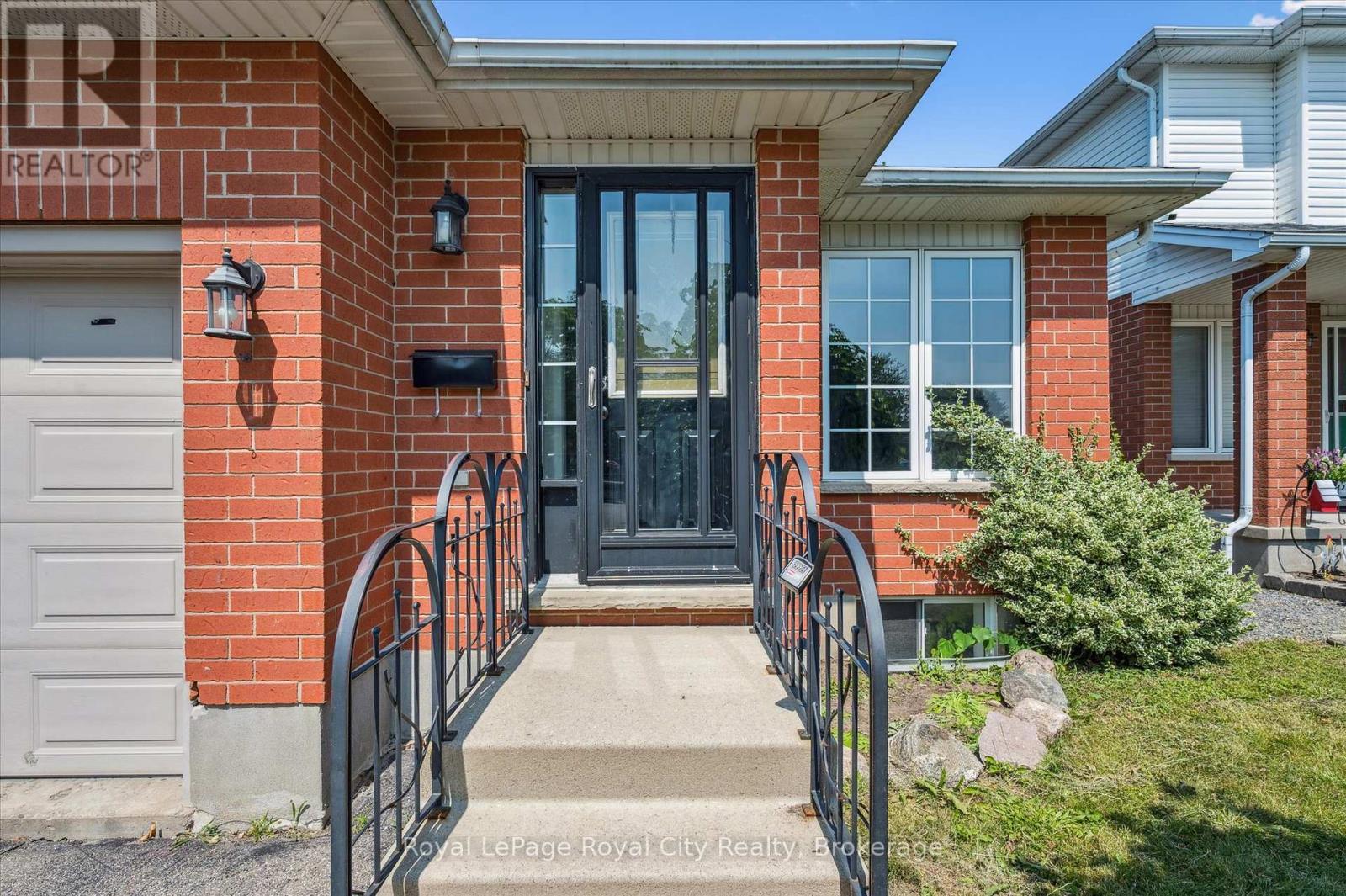 












83 INVERNESS DRIVE

,
Guelph (Victoria North),




Ontario
N1E6E4

