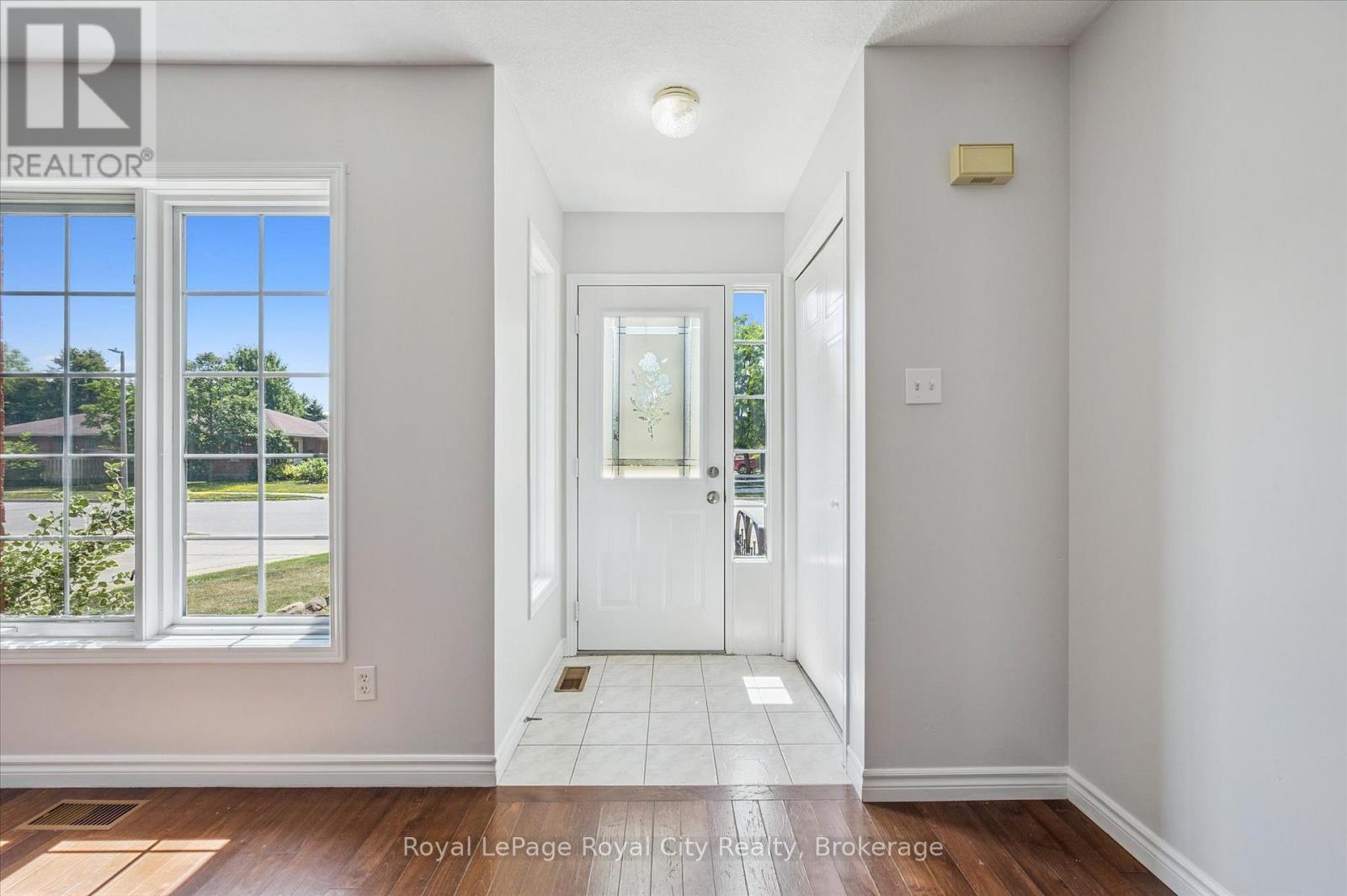 












83 INVERNESS DRIVE

,
Guelph (Victoria North),




Ontario
N1E6E4

