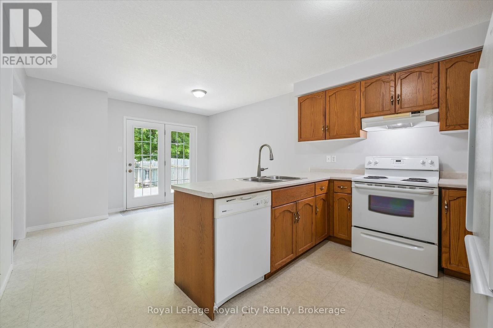 












83 INVERNESS DRIVE

,
Guelph (Victoria North),




Ontario
N1E6E4

