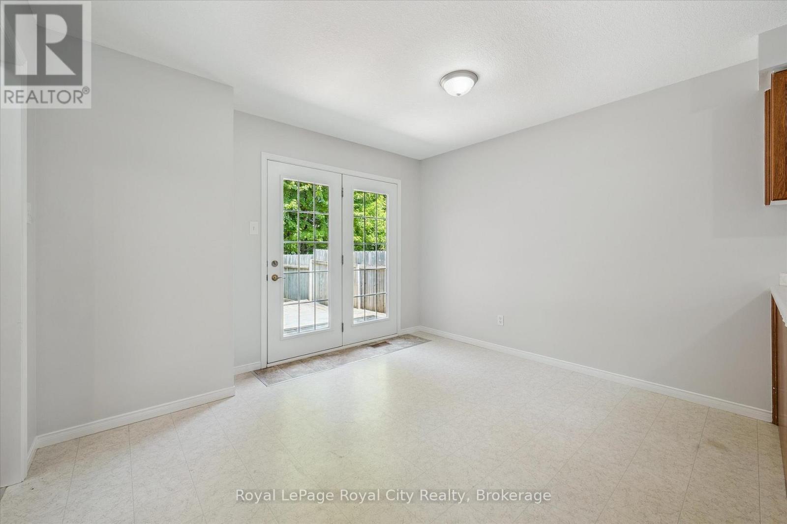 












83 INVERNESS DRIVE

,
Guelph (Victoria North),




Ontario
N1E6E4

