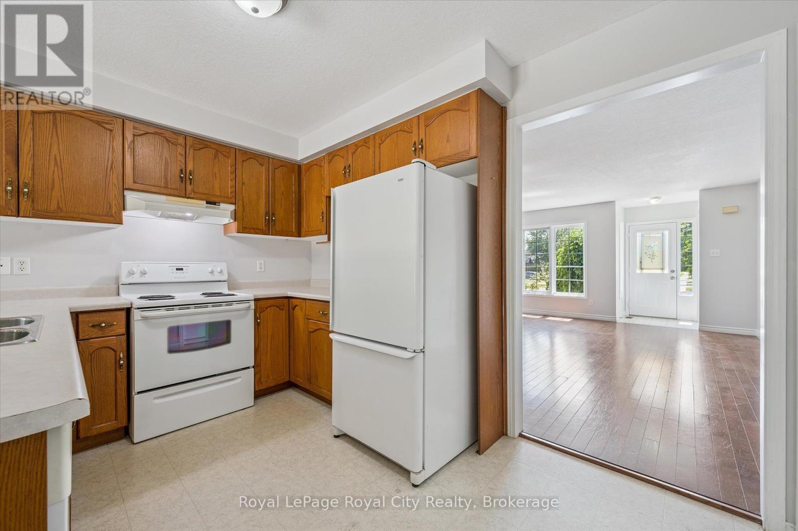 












83 INVERNESS DRIVE

,
Guelph (Victoria North),




Ontario
N1E6E4

