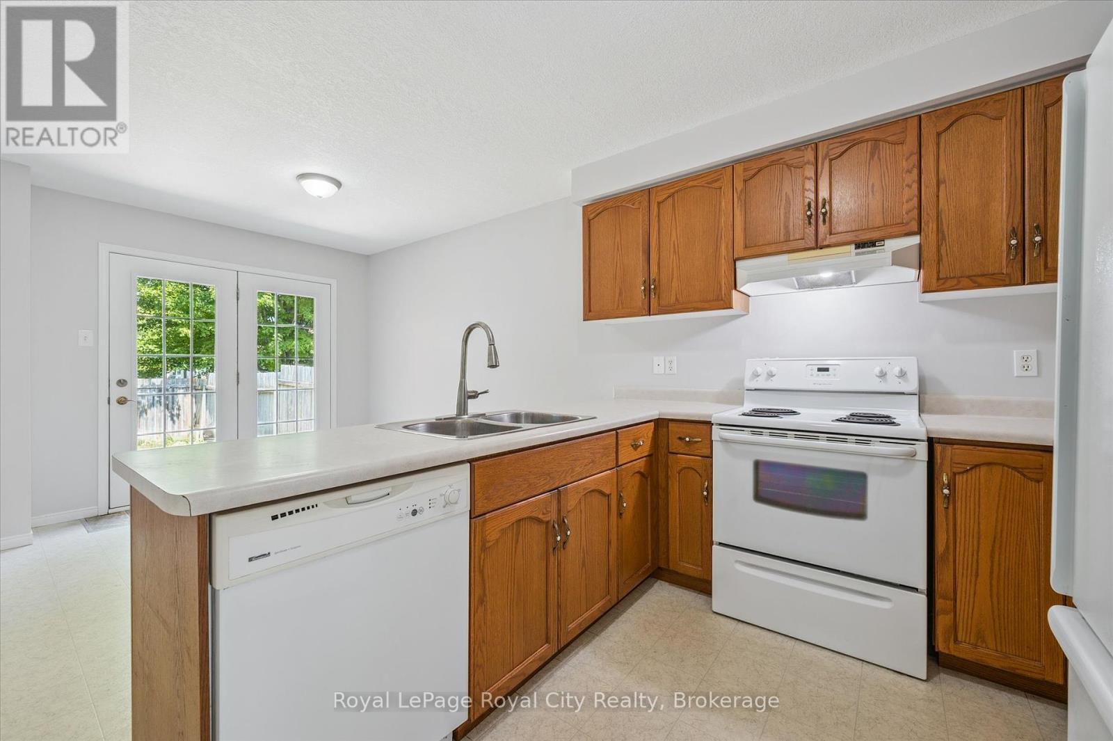 












83 INVERNESS DRIVE

,
Guelph (Victoria North),




Ontario
N1E6E4

