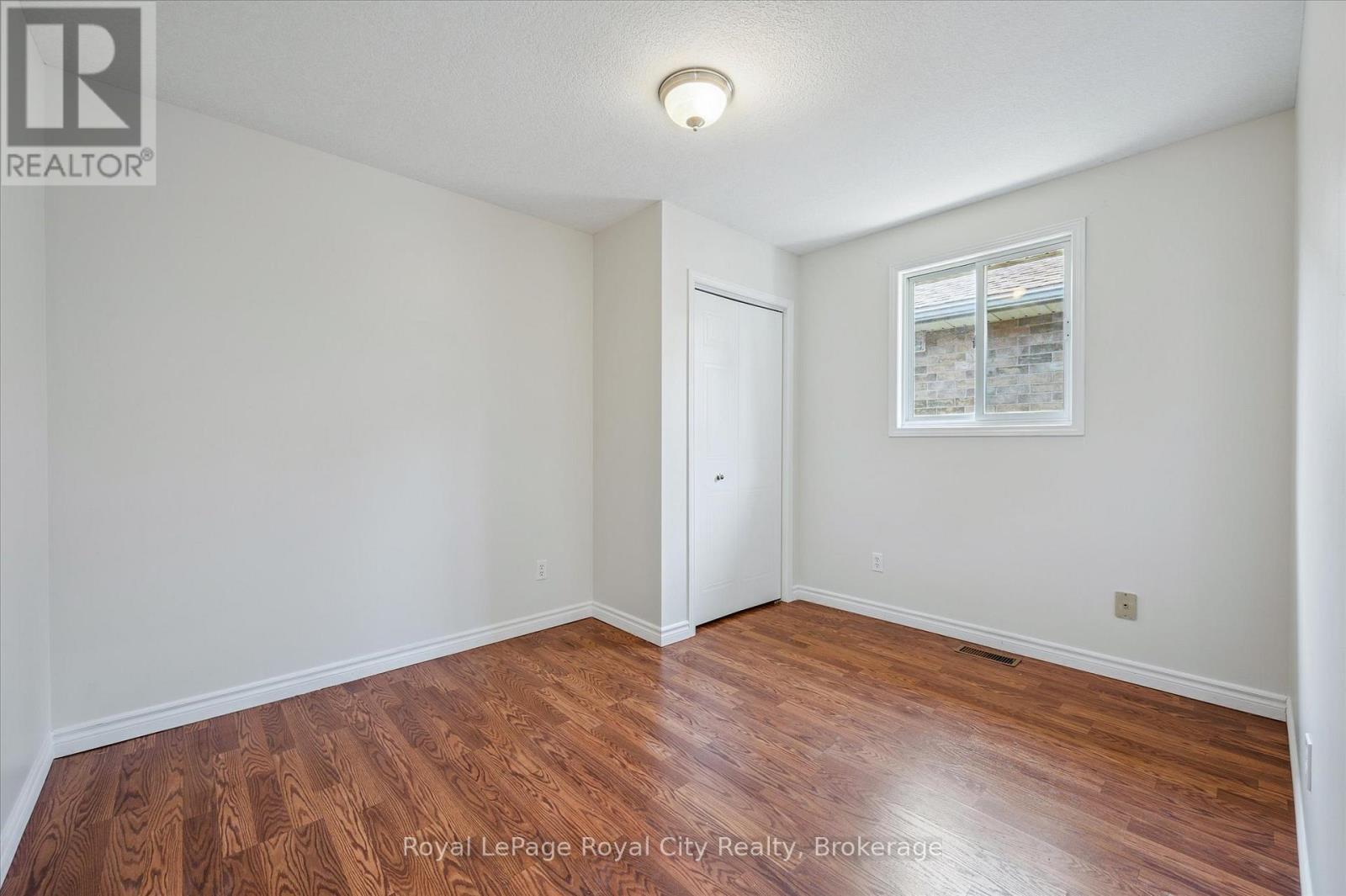 












83 INVERNESS DRIVE

,
Guelph (Victoria North),




Ontario
N1E6E4

