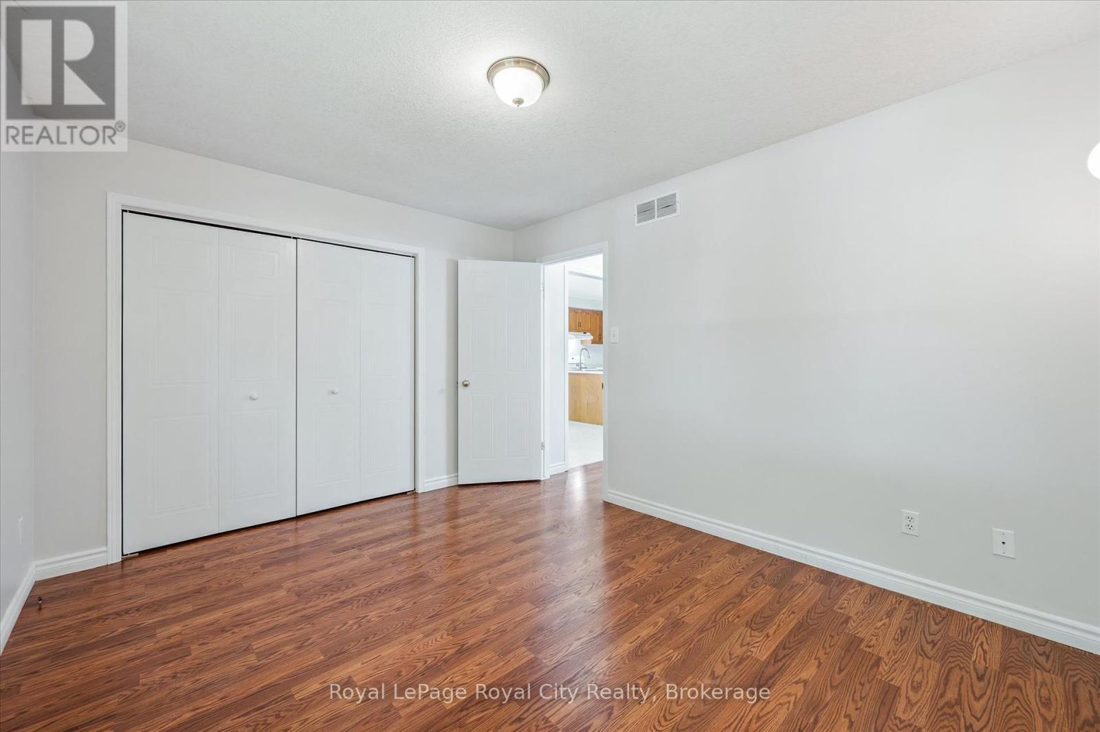 












83 INVERNESS DRIVE

,
Guelph (Victoria North),




Ontario
N1E6E4

