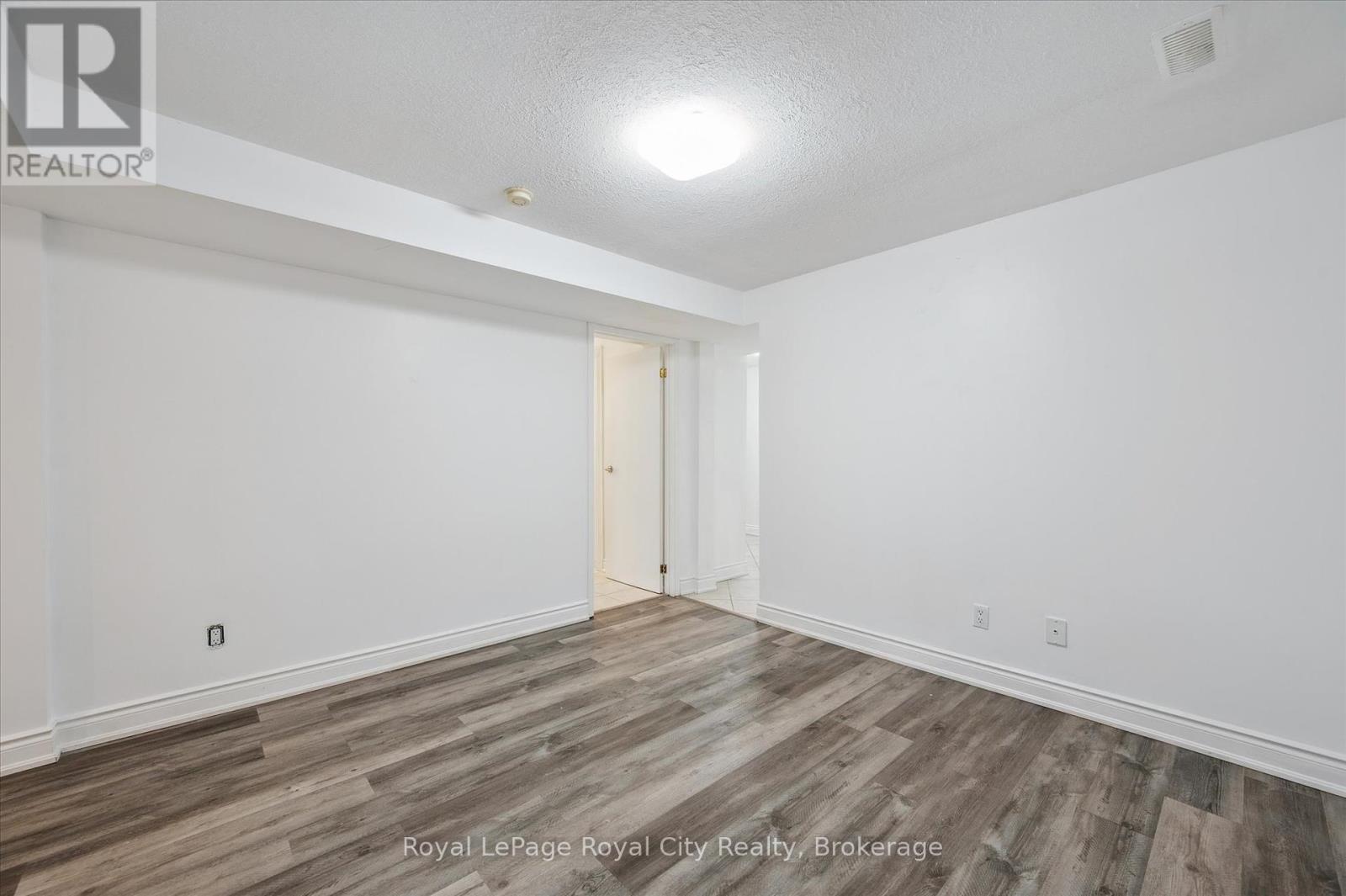 












83 INVERNESS DRIVE

,
Guelph (Victoria North),




Ontario
N1E6E4

